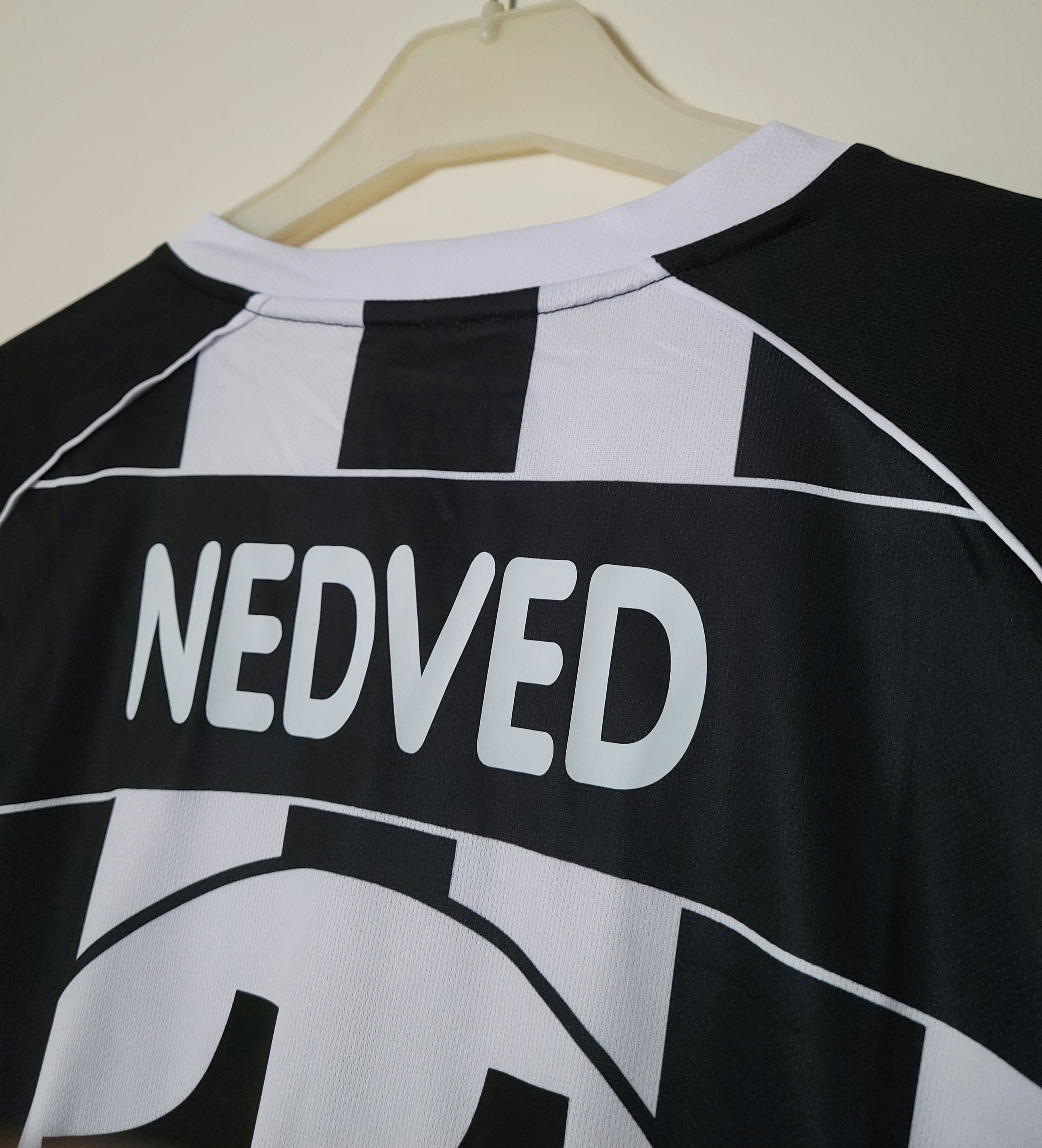 Other Juventus 2002-03 Nedved 11 Retro Vintage Football Jersey Size US L / EU 52-54 / 3 - 2 Thumbnail