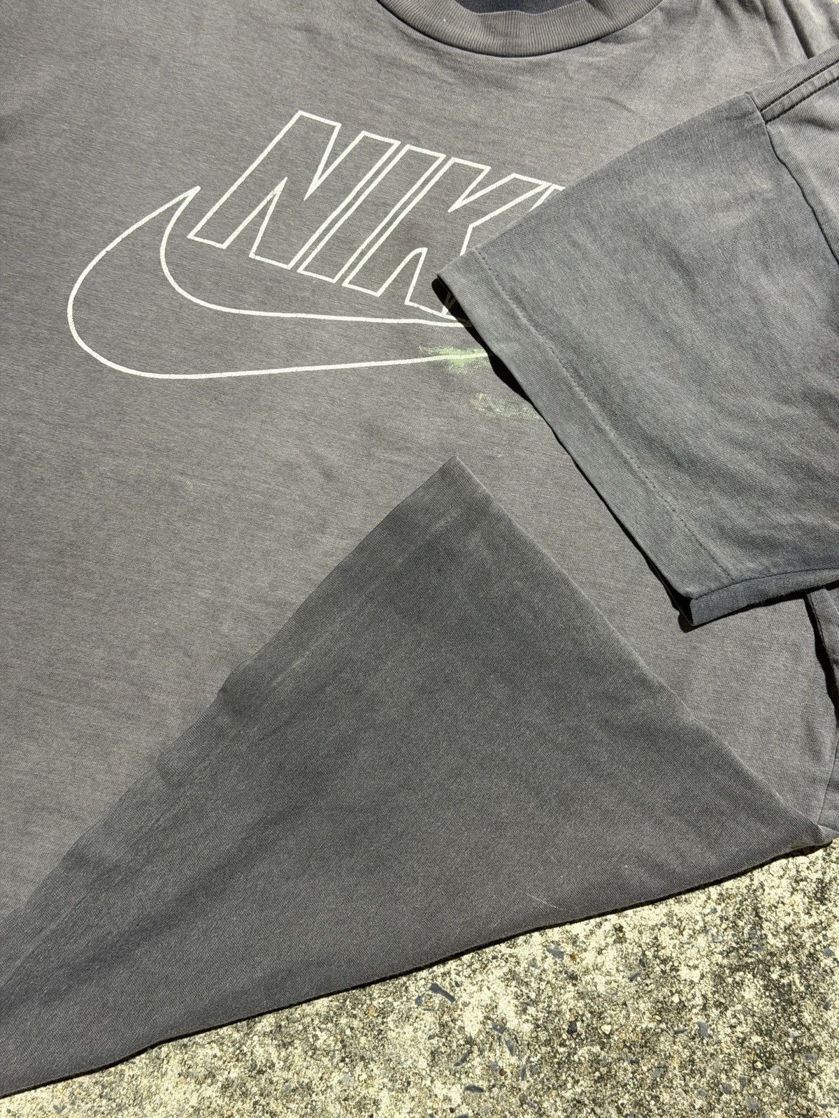 Nike Vintage Nike Air Big Logo 90's Sunfaded T-shirt Size US L / EU 52-54 / 3 - 4 Thumbnail