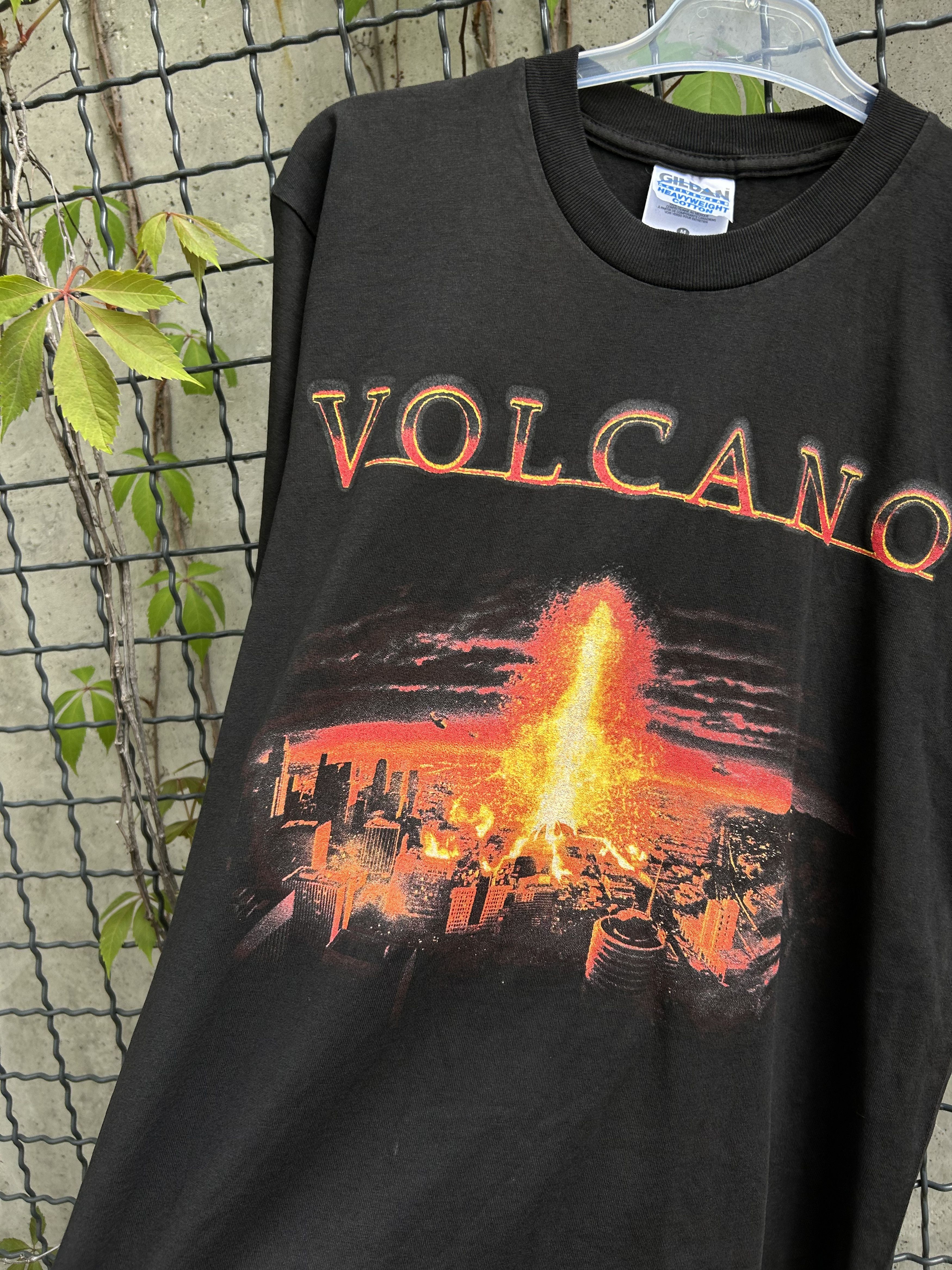 Vintage Vintage 1997 Volcano Tommy Lee Jones Disaster Movie T-shirt Size US M / EU 48-50 / 2 - 3 Thumbnail