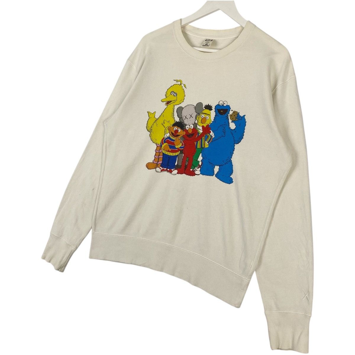 Uniqlo × Vintage Vintage UT Kaws Sesame Street Crewneck Sweatshirt White Size M / US 6-8 / IT 42-44 - 2 Thumbnail