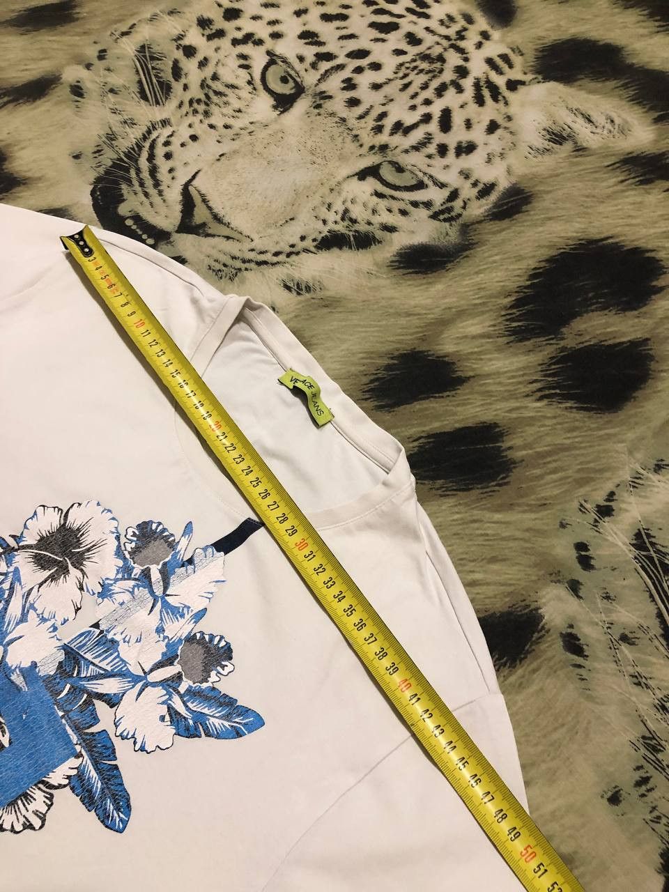 Versace Jeans Couture Vintage Versace Jeans Big Y2K Logo White T-Shirt Size L Size US L / EU 52-54 / 3 - 9 Thumbnail