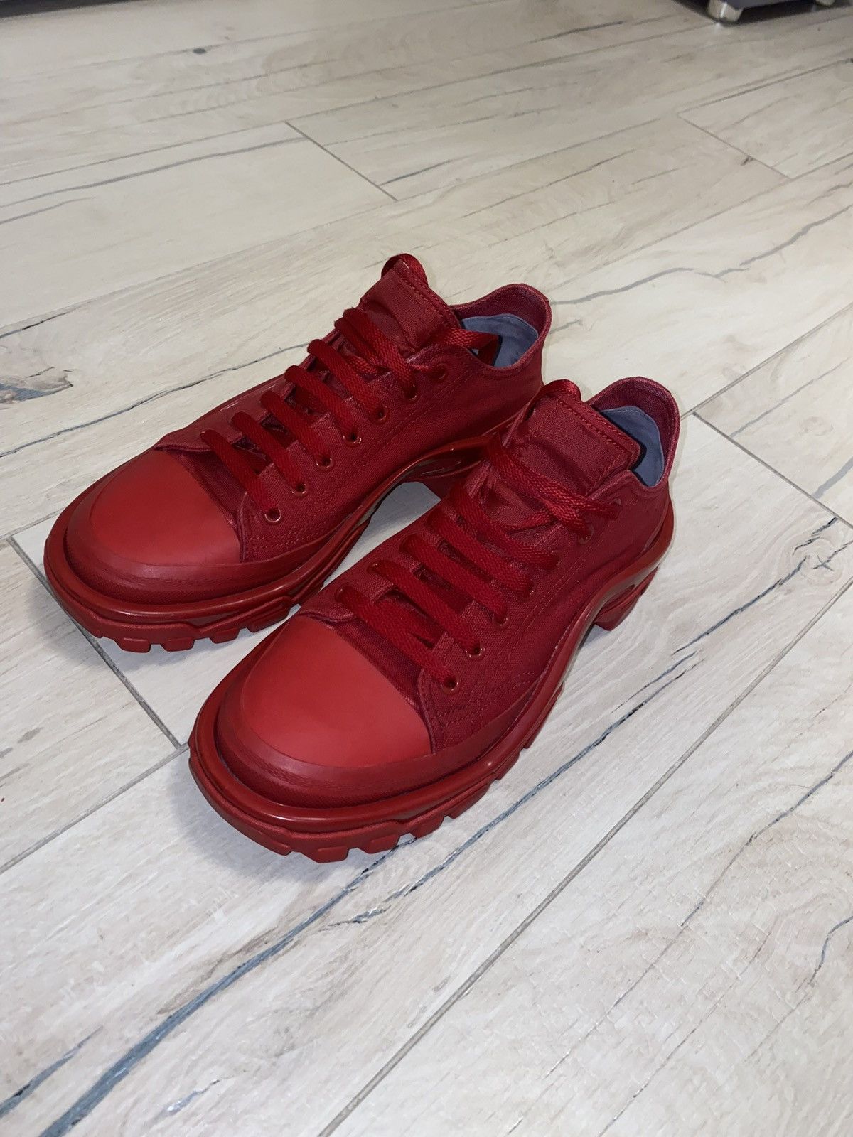 Raf Simons Raf Simons Red Detroit Runner Low-Top Sneakers Size US 8 / EU 41 - 3 Thumbnail