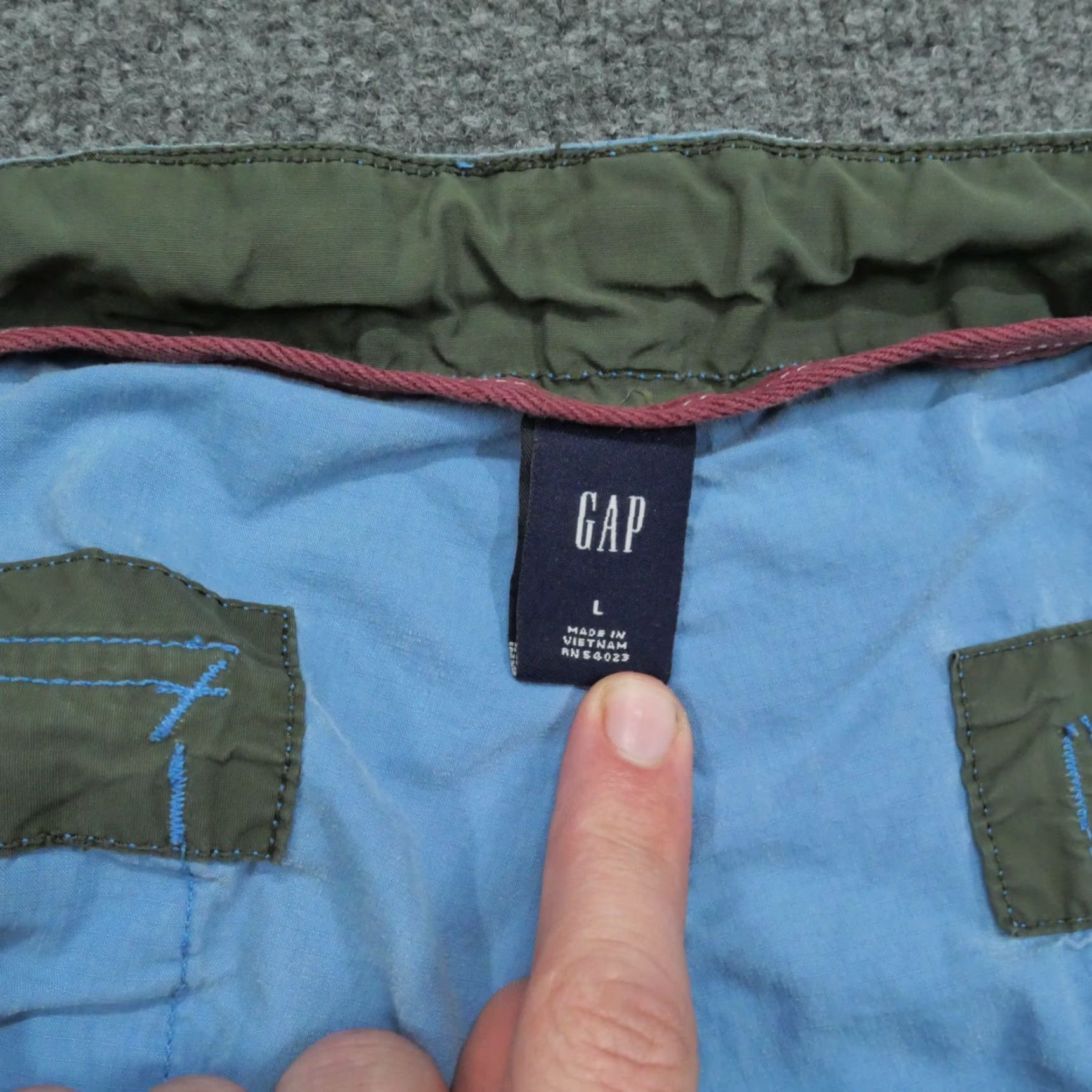 Gap VINTAGE Gap Shorts Mens Large 38 Blue Cargo Pockets Baggy Military Cinch Y2K Size US 38 / EU 54 - 7 Thumbnail