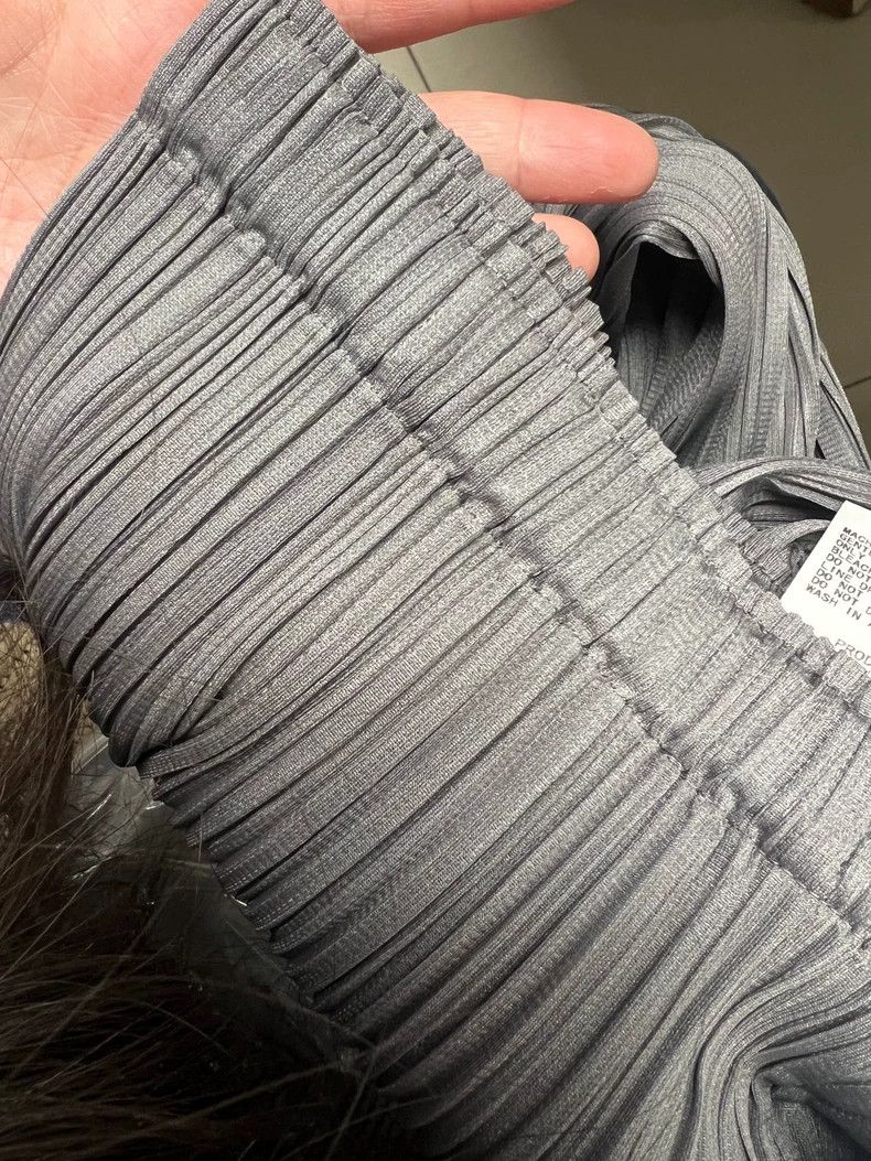 Issey Miyake Issey Miyake size:3 Dark grey pleated trousers Size 22" - 4 Thumbnail