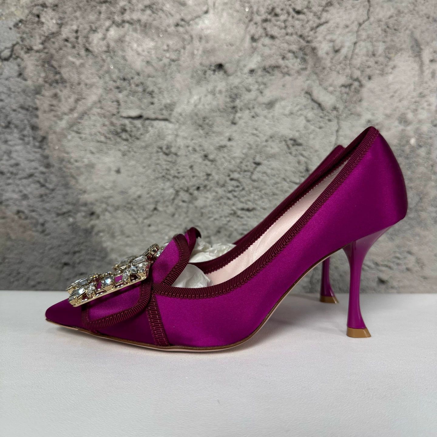 Roger Vivier RV Satin Pointed Toe Heel w/Crystal Flower Buckle 36.5 New Size US 6 / IT 36 - 3 Thumbnail
