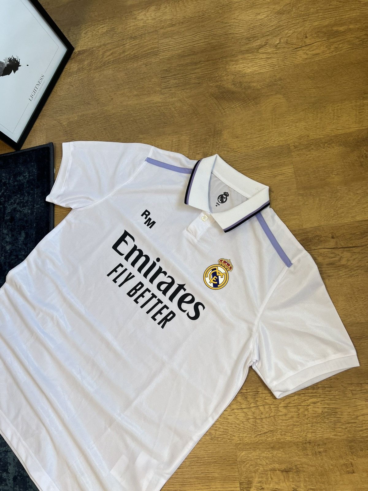 Other Real Madrid soccer jersey white Size US M / EU 48-50 / 2 - 2 Thumbnail