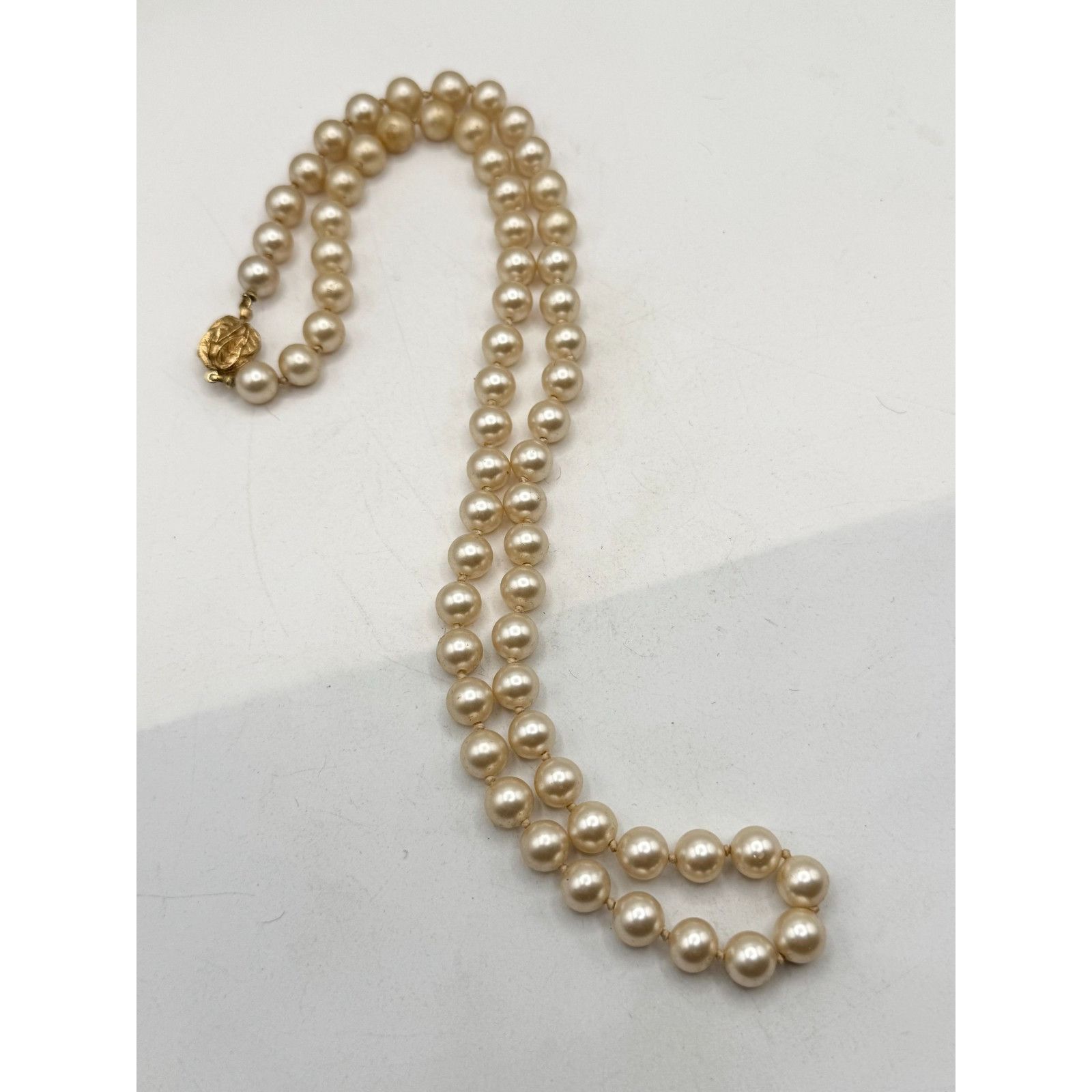 Vintage Vintage faux pearl beaded necklace with gold clasp Size ONE SIZE - 2 Thumbnail