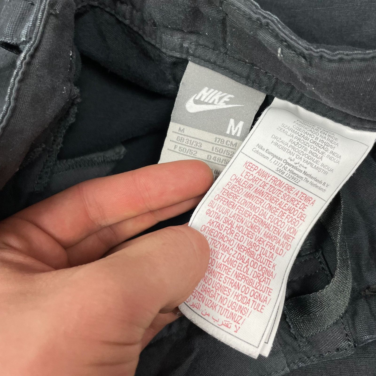 Nike × Vintage Nike Adults Black Cotton Swoosh Embroidered Cargo Shorts M Size US 30 / EU 46 - 10 Thumbnail