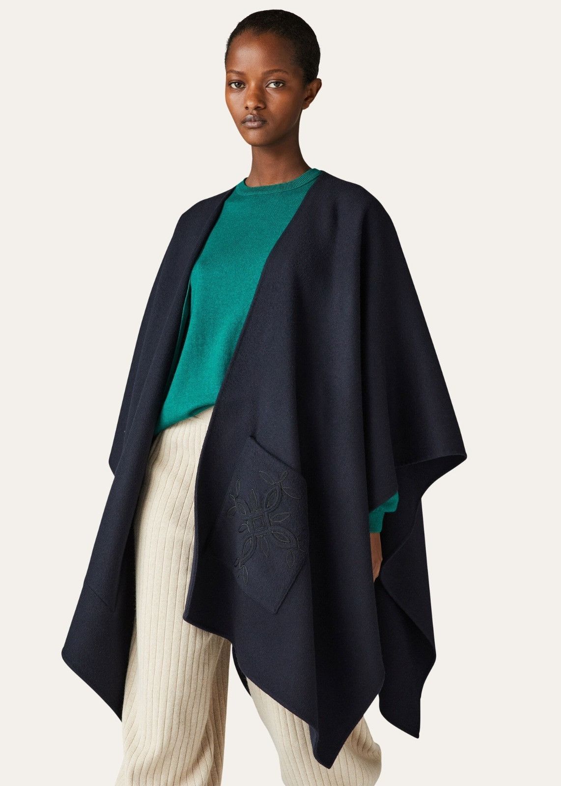 Loro Piana o1srvl11e0824 Size:OS / Teodora Emroidered Cape in Navy Blue Size ONE SIZE - 2 Thumbnail