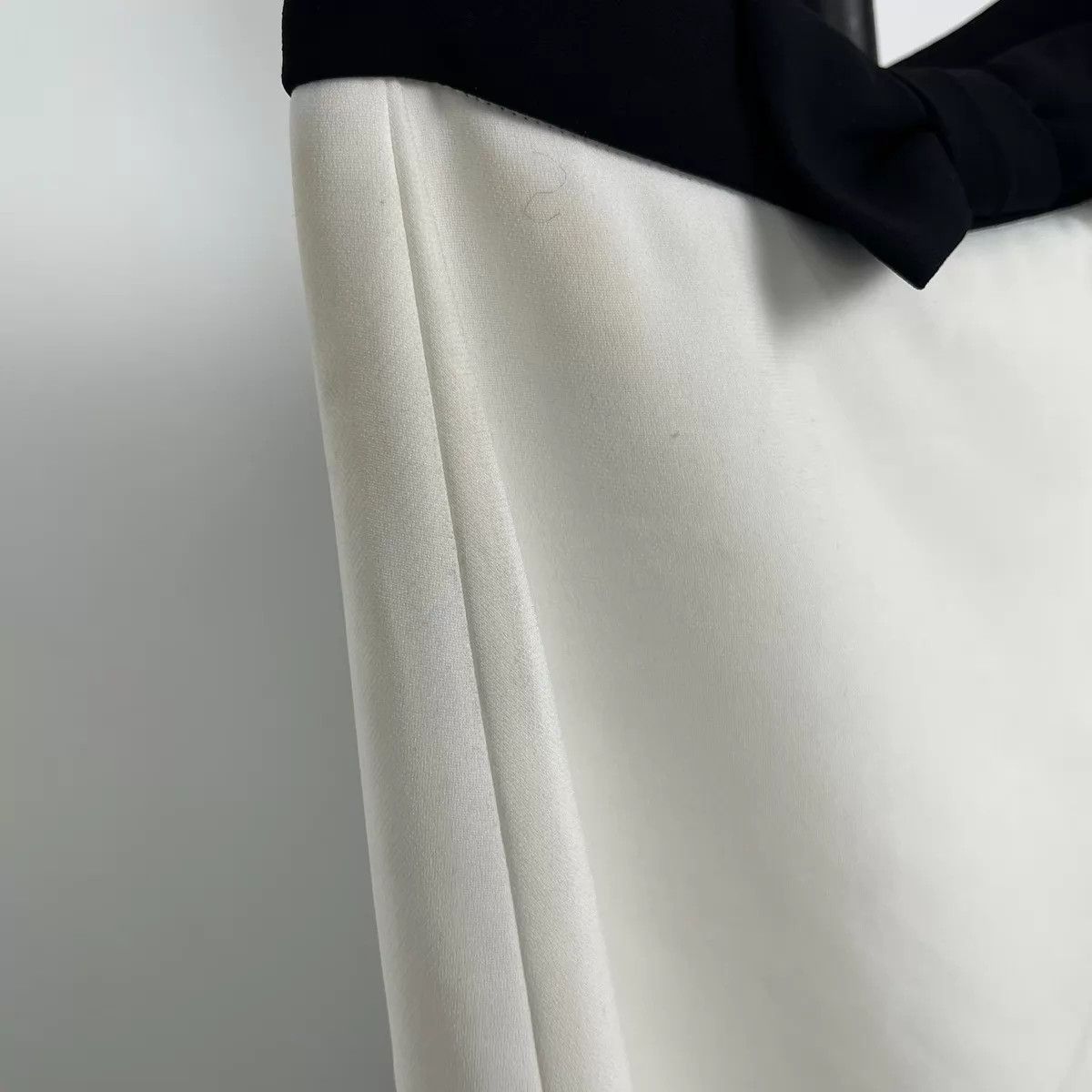 Miu Miu MIU MIU short sleeve black/white colorblocked 36 Size 25" / US 0 / IT 36 - 4 Thumbnail