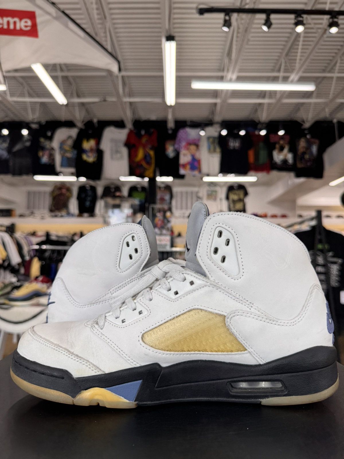 A Ma Maniere × Jordan Brand Air Jordan 5 Retro A Ma Maniére Dawn Size. 11.5W/10M (2023) Size US 10 / EU 43 - 4 Thumbnail