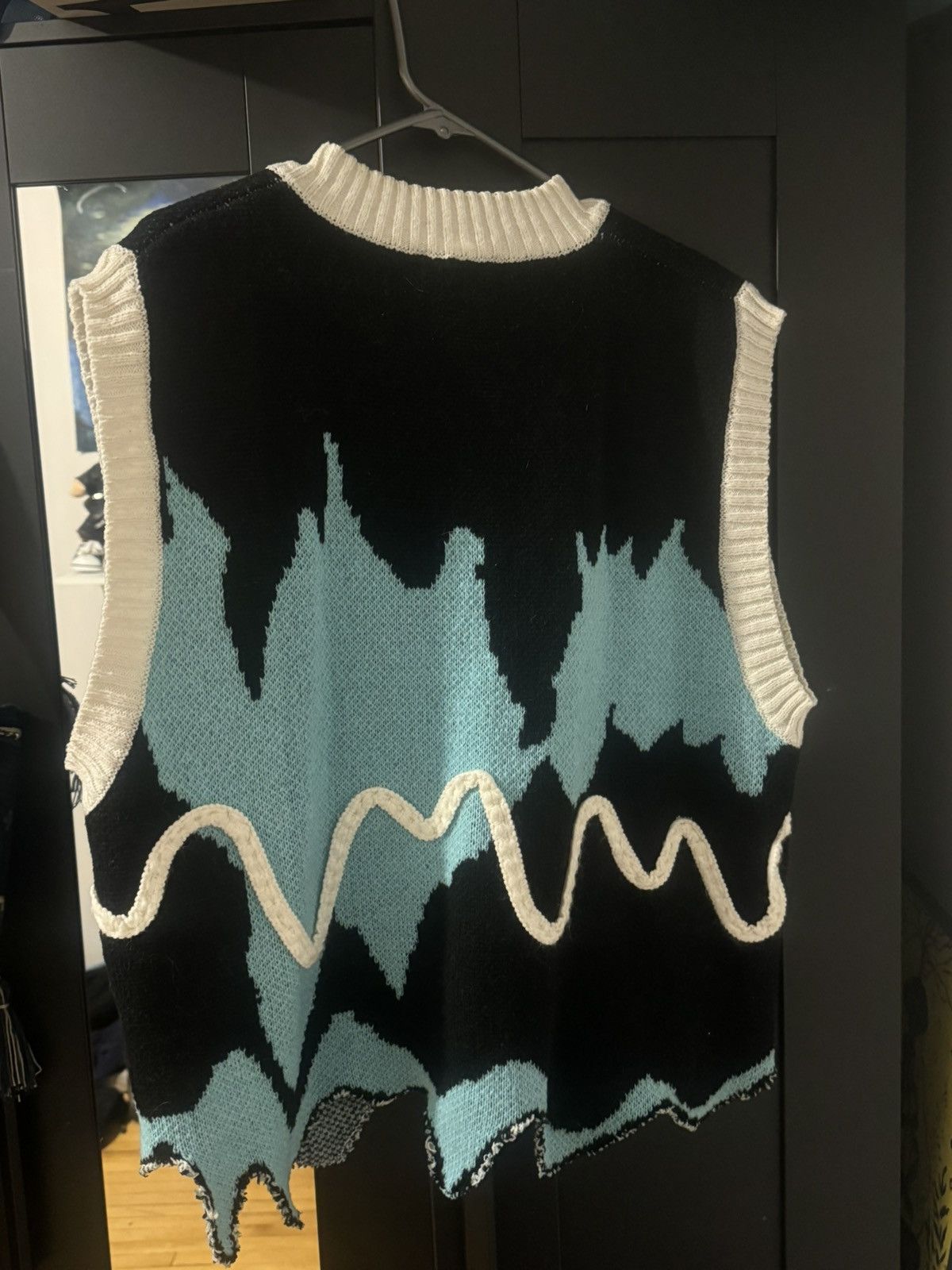 Other V-neck sweater vest Size US L / EU 52-54 / 3 - 2 Thumbnail