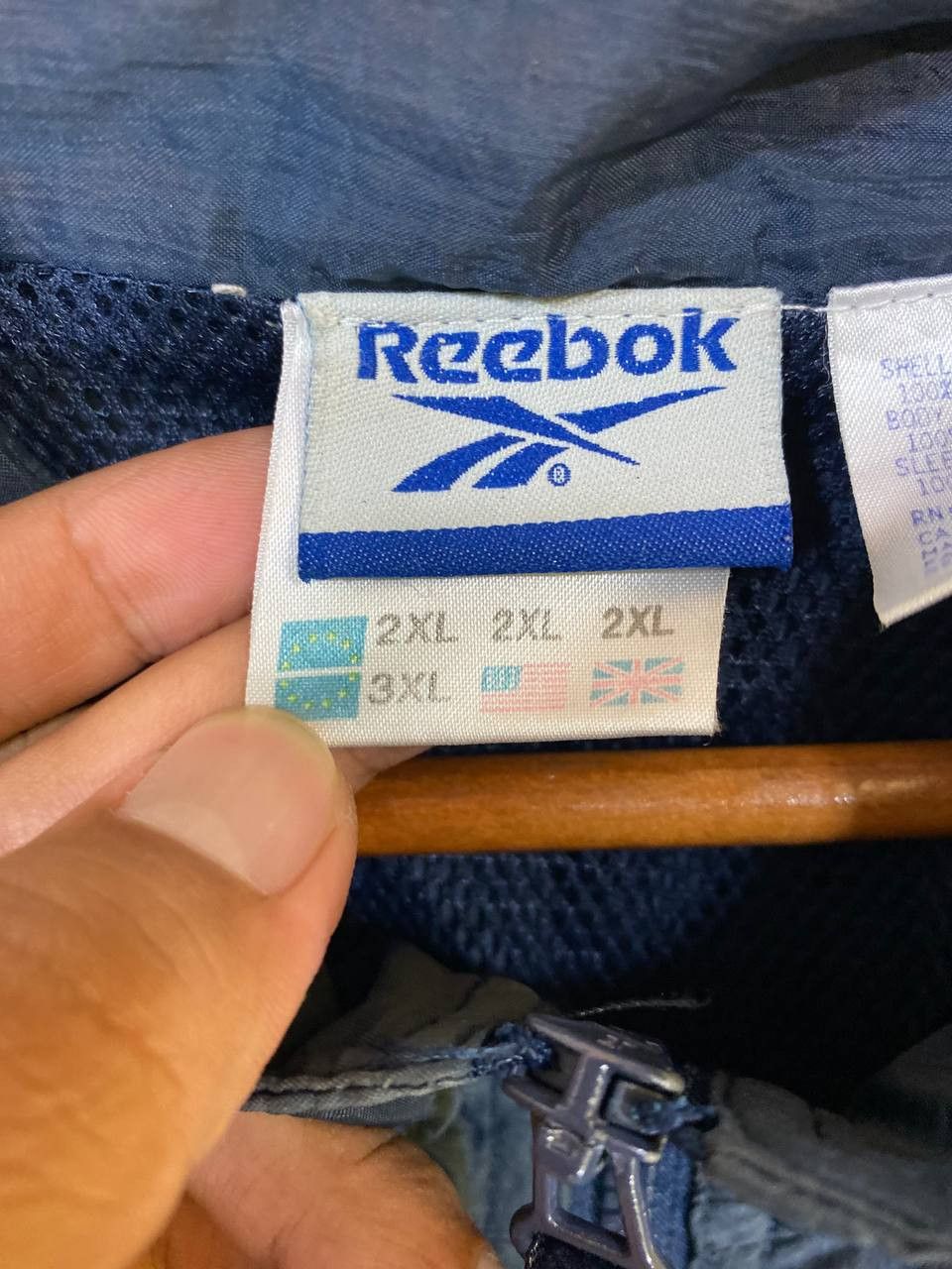Reebok vintage 90s reebok light jacket big logo on sleeves Size US XXL / EU 58 / 5 - 6 Thumbnail