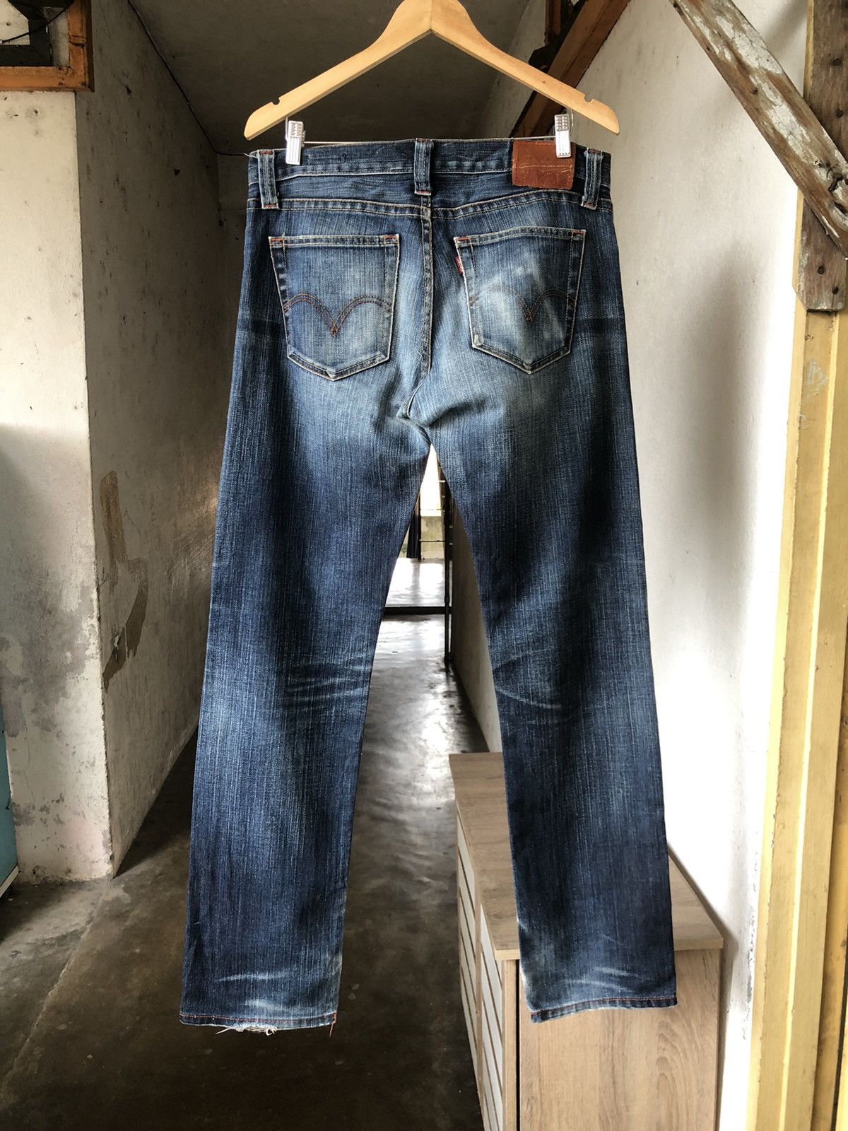 Levi's Vintage Levis 505 Flare Straight Cut Distressed Jeans Size US 34 / EU 50 - 2 Thumbnail