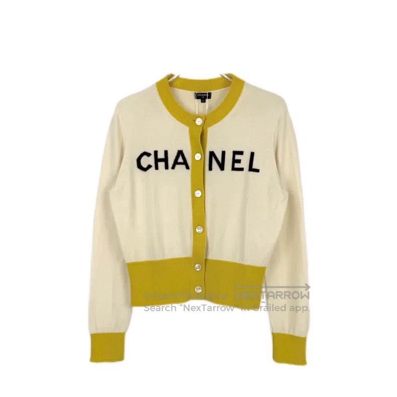 Chanel Chanel Beige yellow edge classic large logo cashmere cardi Size M / US 6-8 / IT 42-44 - 1 Thumbnail