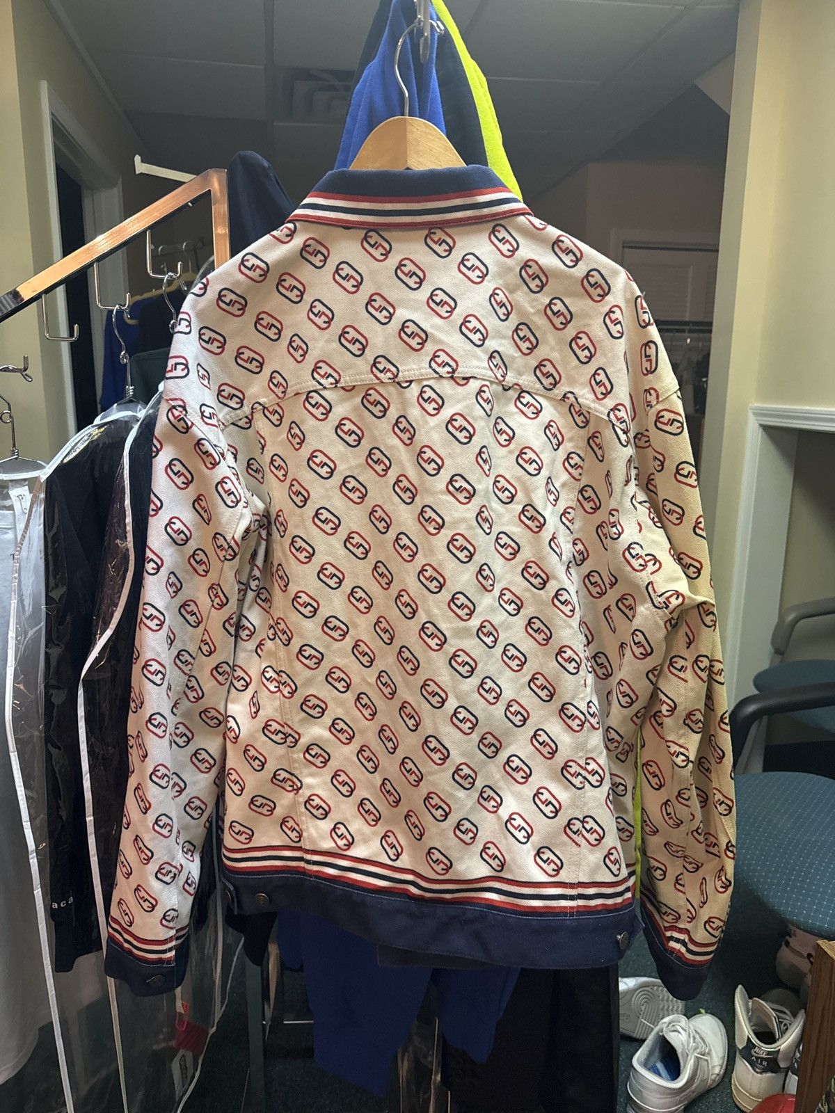 Gucci Gucci Interlocking G Logo Printed Trucker Jacket Size US XL / EU 56 / 4 - 2 Thumbnail