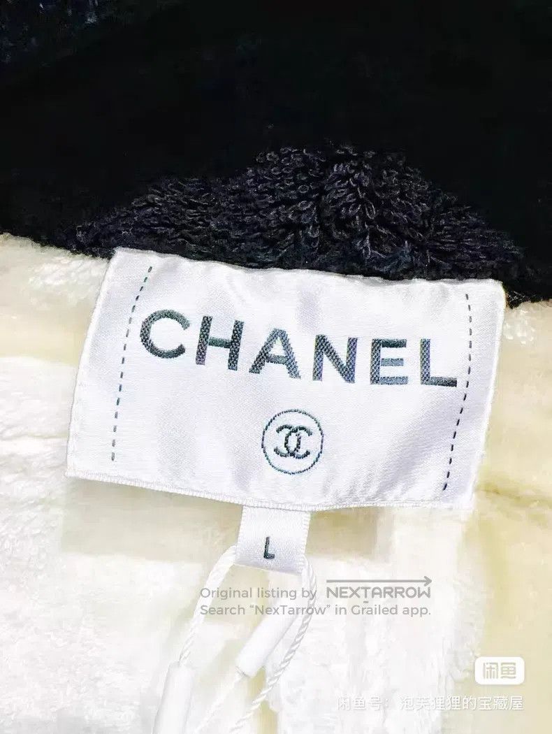 Chanel Chanel Long sleeves with black edges coat Size L / US 10 / IT 46 - 4 Thumbnail