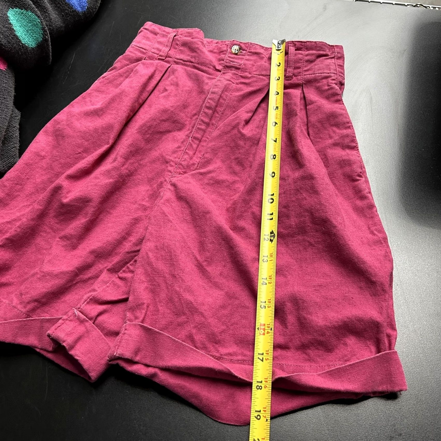 Vintage Tropicana Juniors Bermuda Shorts 3/4 Pink Linen Cotton Pleated High Waist Cuffed Front Zip Tie Belt Loops Slant Pockets Womens Size 26" / US 2 / IT 38 - 7 Thumbnail