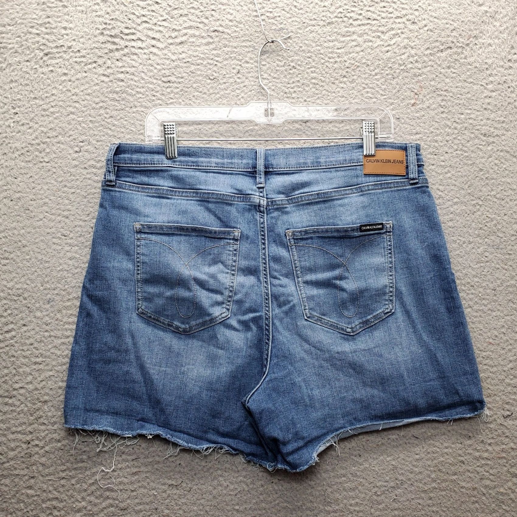 Calvin Klein Calvin Klein Womens Jeans Shorts 32 Blue Denim High-Rise Cut-Off Size 24" / US 00 / IT 34 - 2 Thumbnail