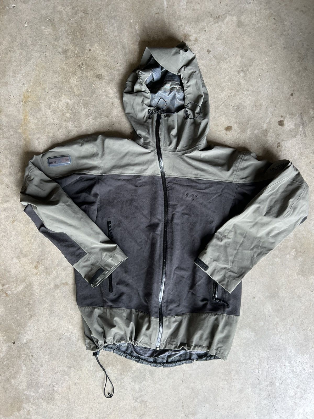 image of Vintage Arcteryx Sidewinder in Grey, Men's (Size Large)