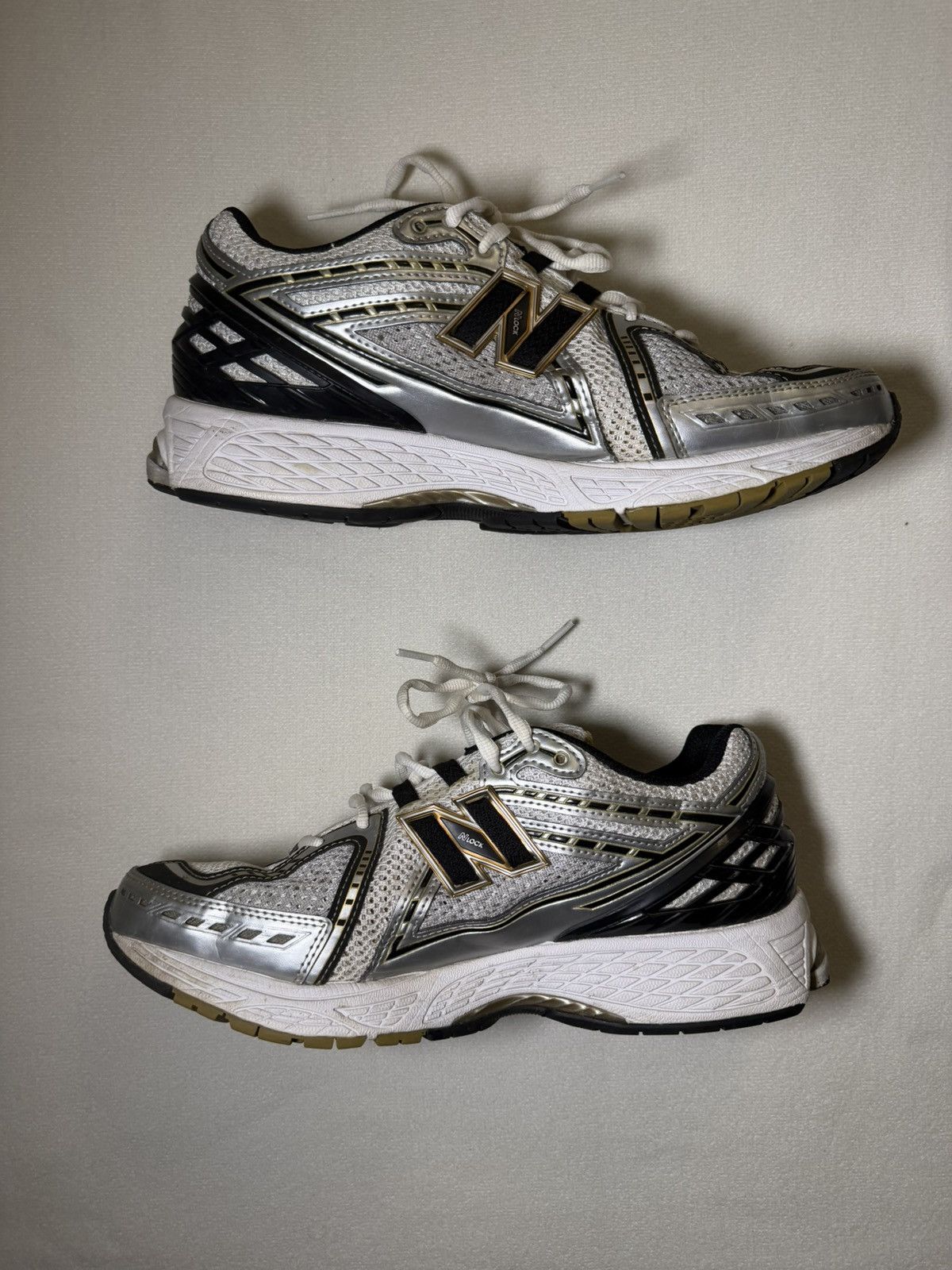 New Balance New Balance 1906R White Metallic Gold Size US 10.5 / EU 43-44 - 2 Thumbnail
