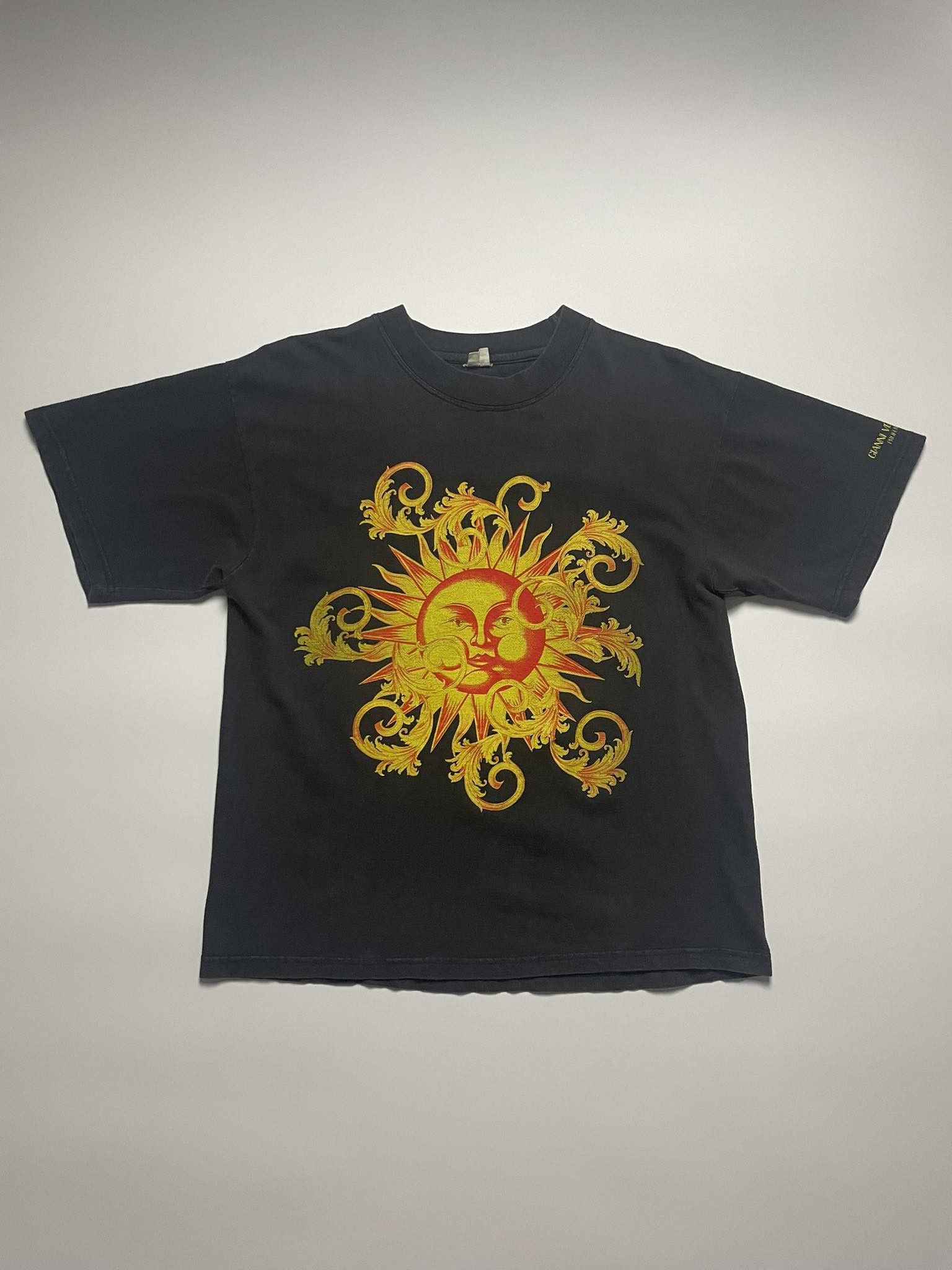 Versace × Vintage Vintage Gianni Versace Sun Shirt Size US M / EU 48-50 / 2 - 1 Thumbnail