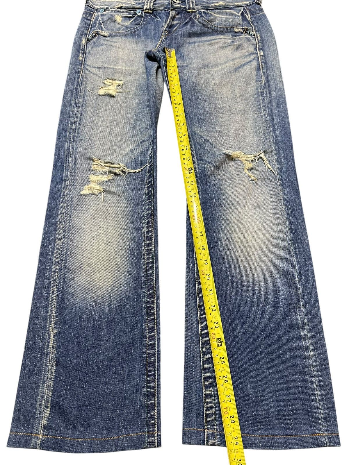 Japanese Brand Vintage Japanese Brand Faded Wash Distressed Loose Jeans Size US 30 / EU 46 - 14 Thumbnail