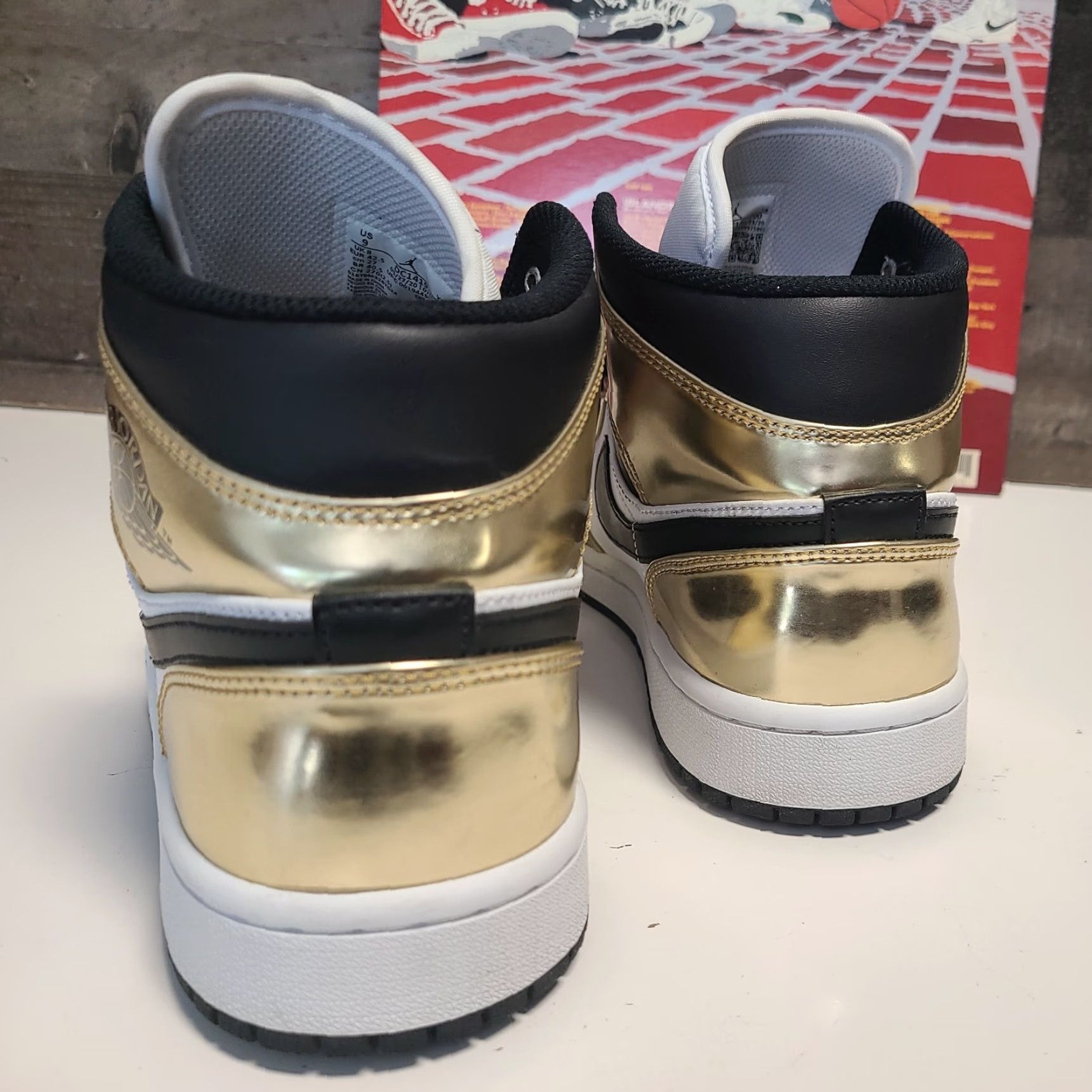Nike Nike Jordan 1 Mid SE Metallic Gold 2020 Sneaker Unisex Adults Sz 9 US 8 UK Gold Toe Box Crease-Free, 42.5 EU Mens Womens Shoes Size US 10 / EU 43 - 5 Thumbnail