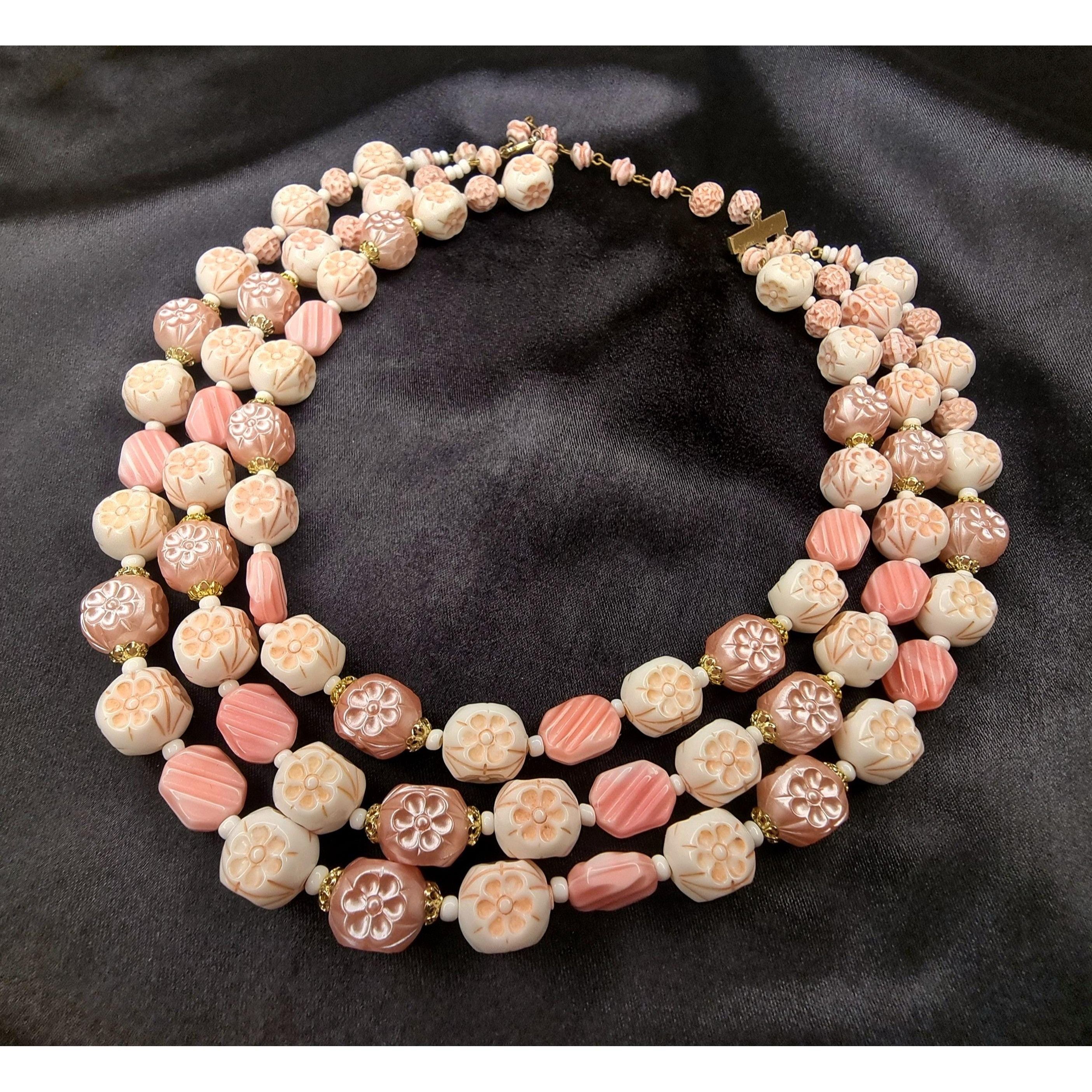 Other Vintage 1960s Pink Flower Beaded Necklace Size ONE SIZE - 3 Thumbnail