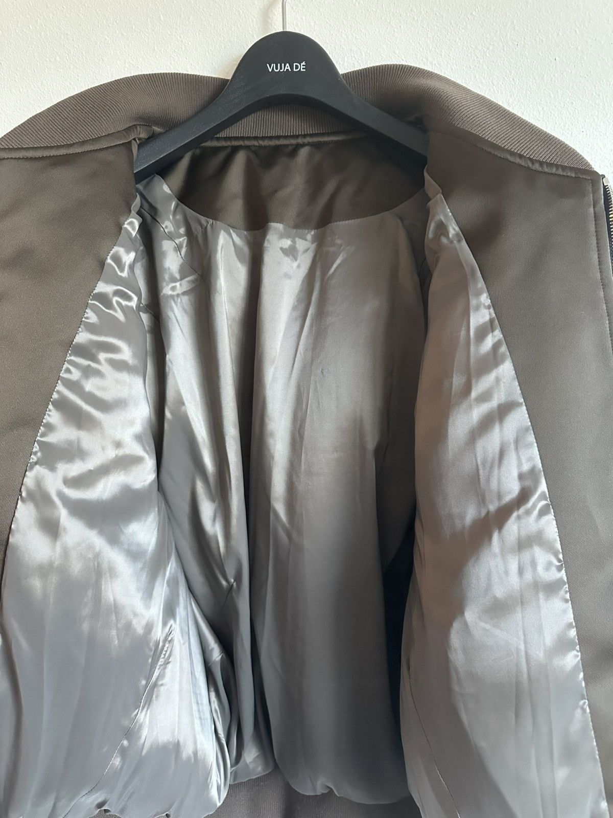 Vuja De Vuja Dé Max Satin Pillow Bomber Jacket Size US L / EU 52-54 / 3 - 5 Thumbnail