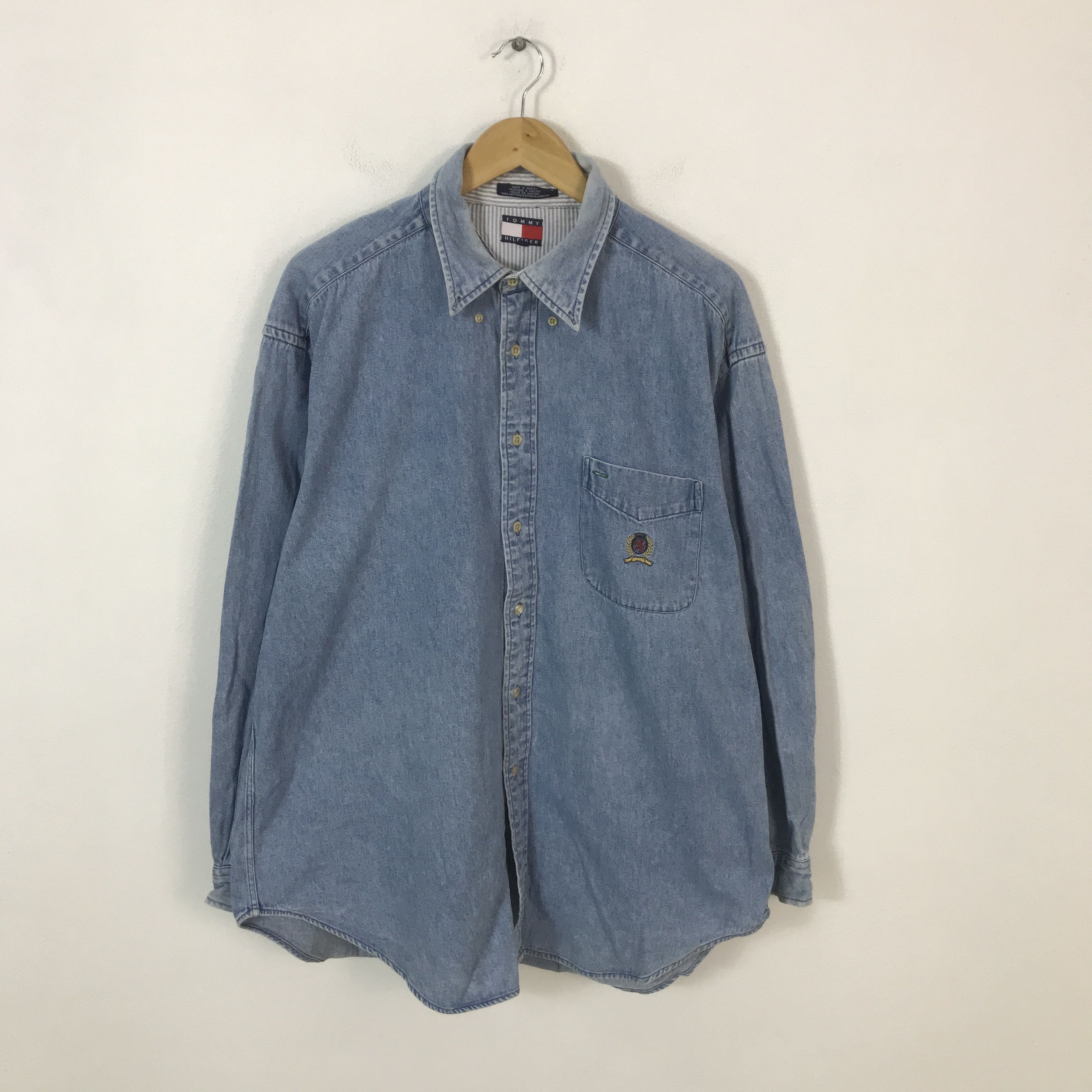 Tommy Hilfiger tommy hilfinger denim button up t-shirt K44B58 Size US L / EU 52-54 / 3 - 1 Thumbnail