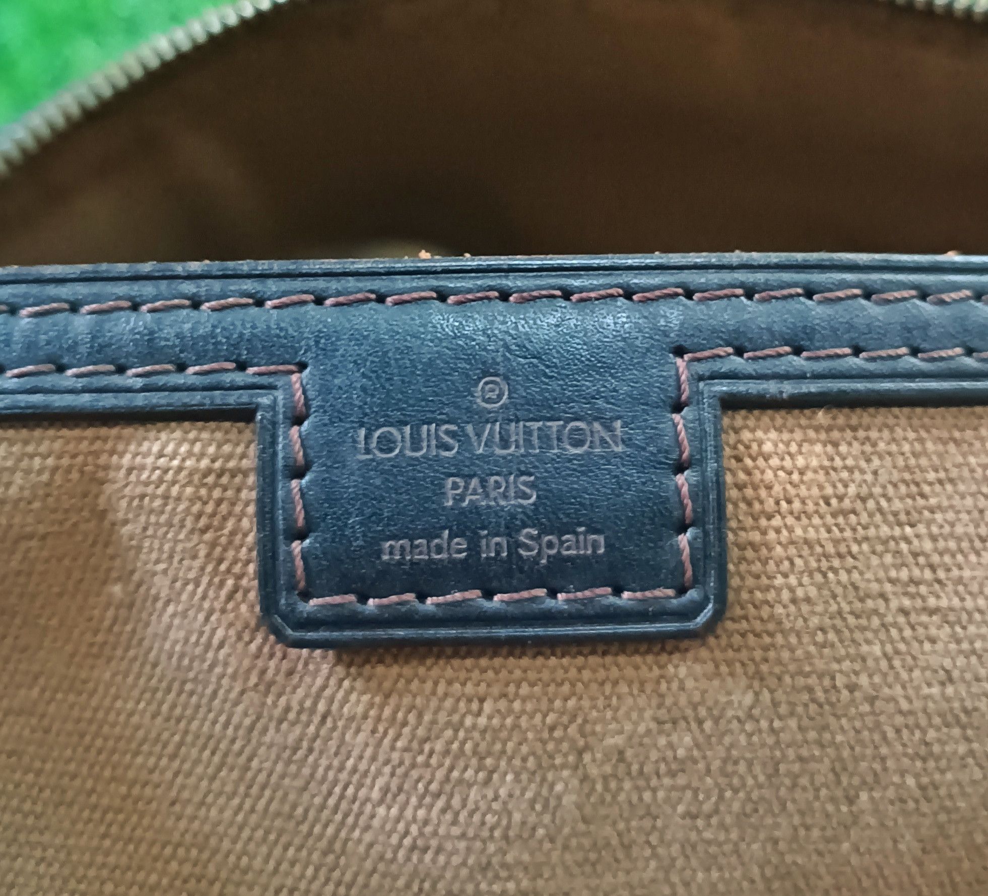 Louis Vuitton LV Louis Vuitton Shawnee Pochette Utah leather sling bag Size ONE SIZE - 13 Thumbnail