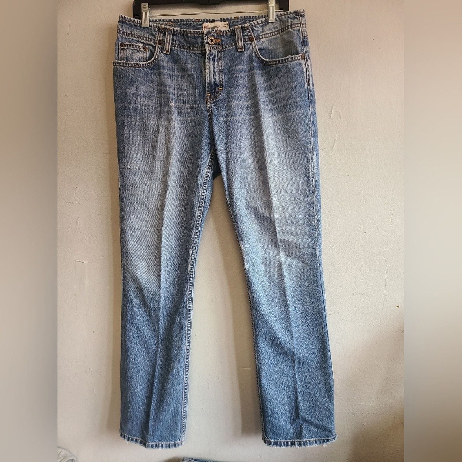 BKE Women's 30" x 31.5" BKE Buckle jeans straight leg Size 32" / US 10 / IT 46 - 1 Thumbnail