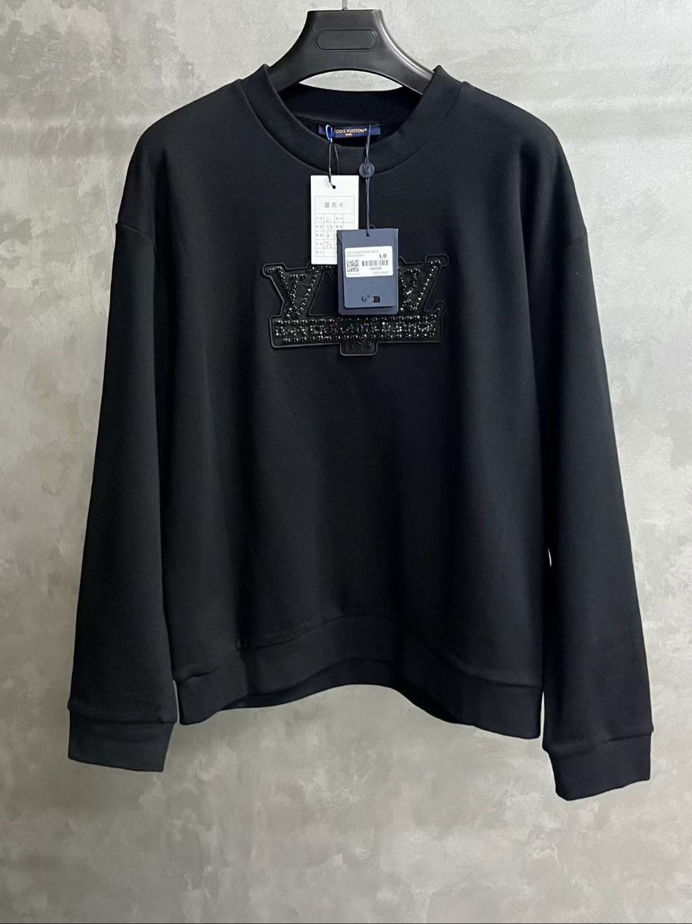 Louis Vuitton Louis Vuitton Logo Sweatshirt Size L Size US L / EU 52-54 / 3 - 1 Thumbnail