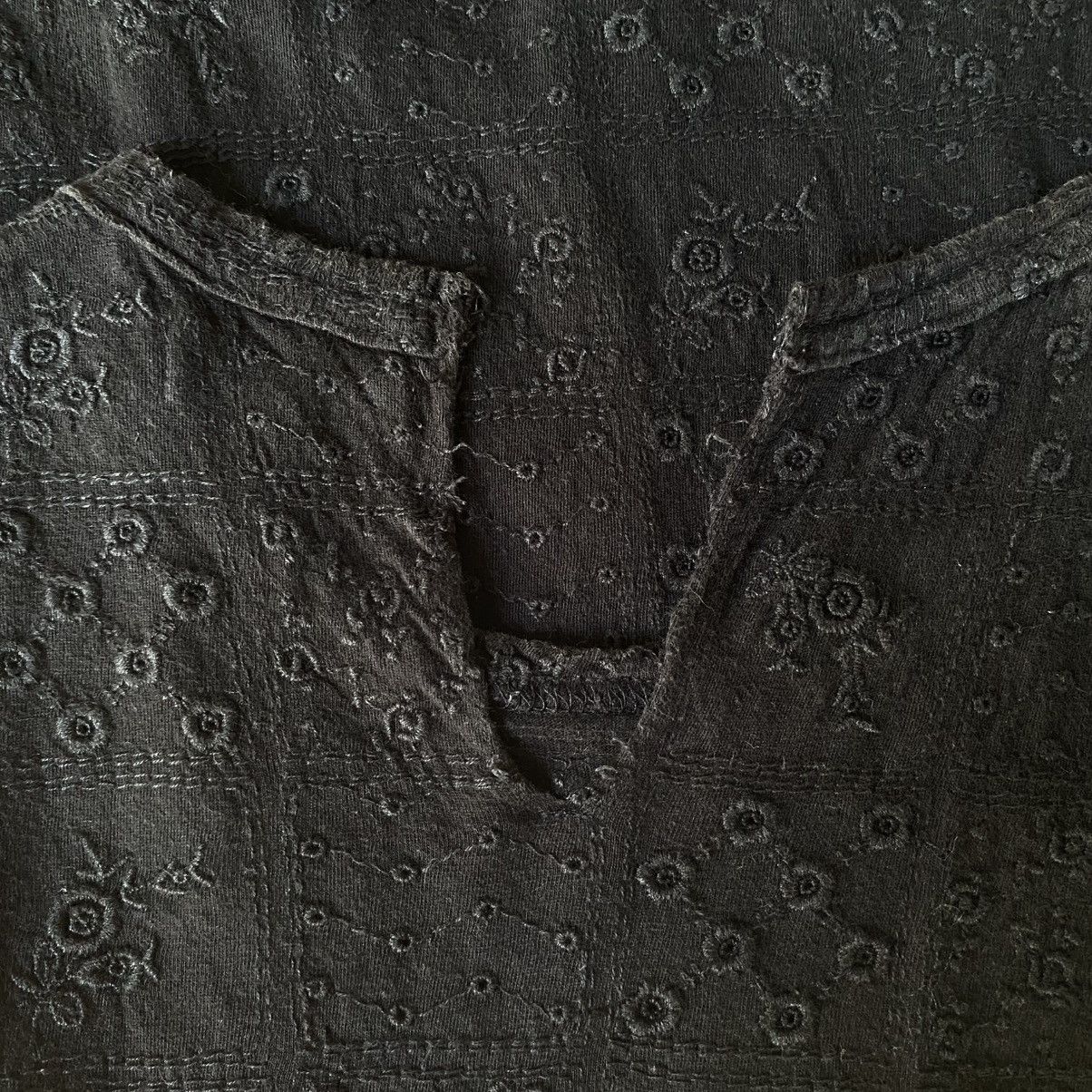 Comme des Garcons COMME des GARCONS Black Embroidered Cutout Short-Sleeve Top Size M / US 6-8 / IT 42-44 - 10 Thumbnail