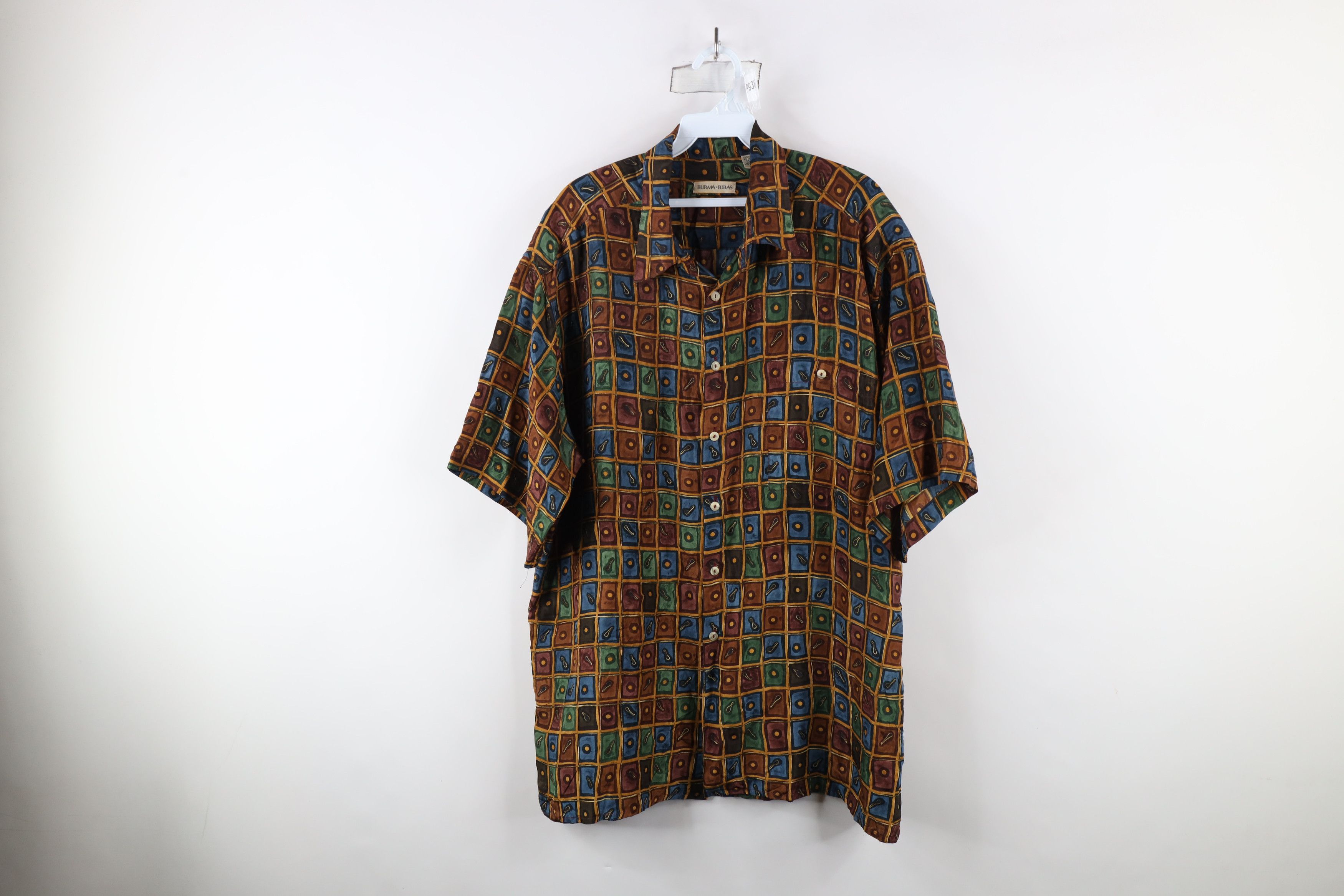 Vintage Vintage 90s Streetwear Checkered Baggy Fit Silk Button Shirt Size US L / EU 52-54 / 3 - 1 Thumbnail