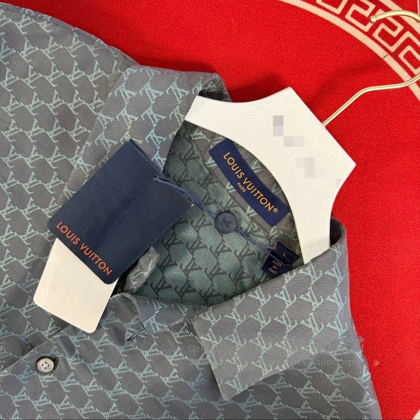 Louis Vuitton Louis Vuitton Pharrell Monogram Silk Shirt. Size US L / EU 52-54 / 3 - 3 Thumbnail