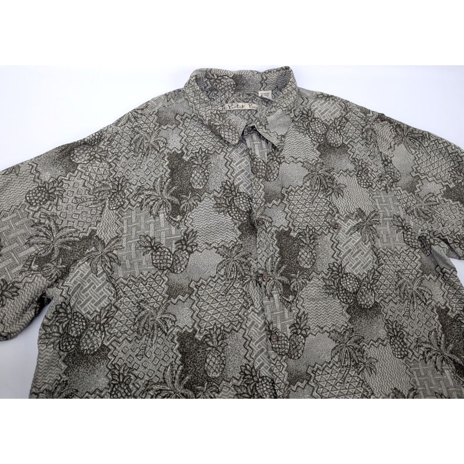 Vintage Batik Bay Men's Hawaiian Pineapples Pocket Shirt Rayon Short Sleeve Button-Up Casual 2XL 50in Green Beach Party/Cocktail Vintage Size US XL / EU 56 / 4 - 2 Thumbnail