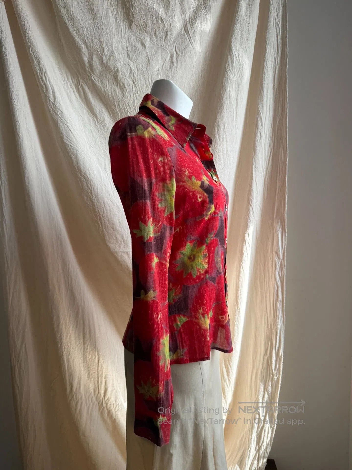 Dolce & Gabbana D&G Italian Strawberry Print Shirt. Size M / US 6-8 / IT 42-44 - 5 Thumbnail