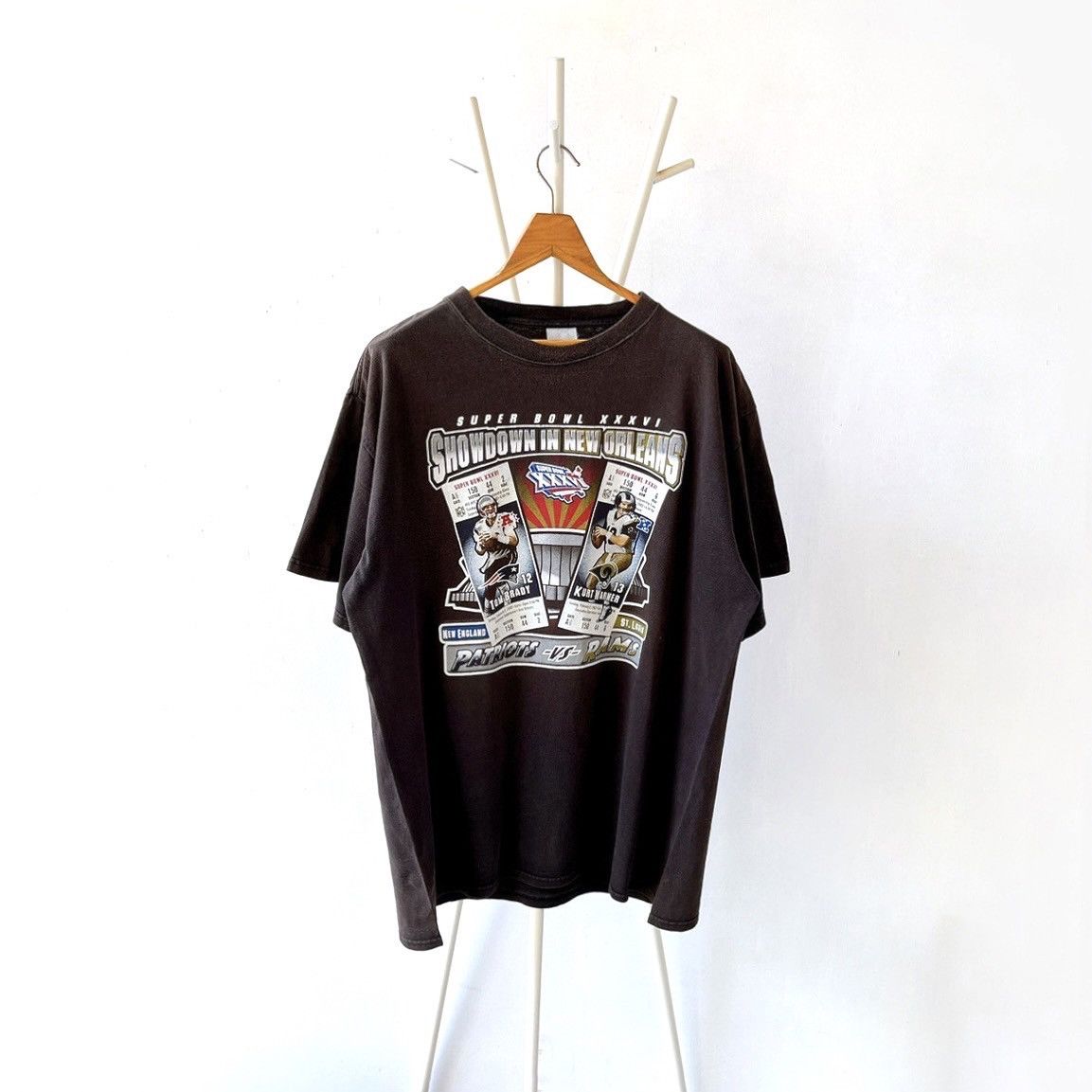 Majestic × Vintage 00s New England Patriots Vs St. Louis Rams NFL t-shirt/ XL Size US XL / EU 56 / 4 - 1 Thumbnail