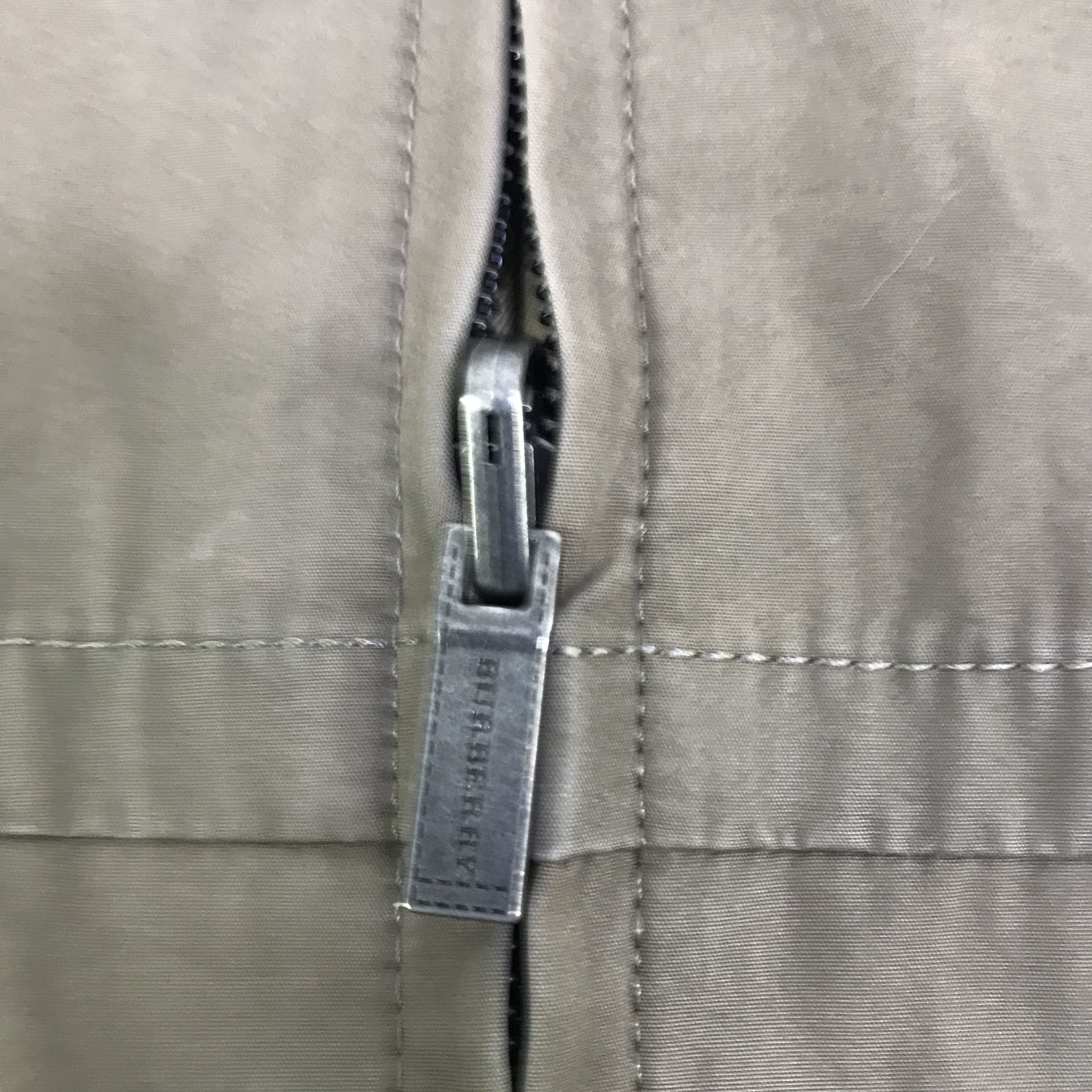 Burberry burberry london vest K121B18 Size US L / EU 52-54 / 3 - 10 Thumbnail