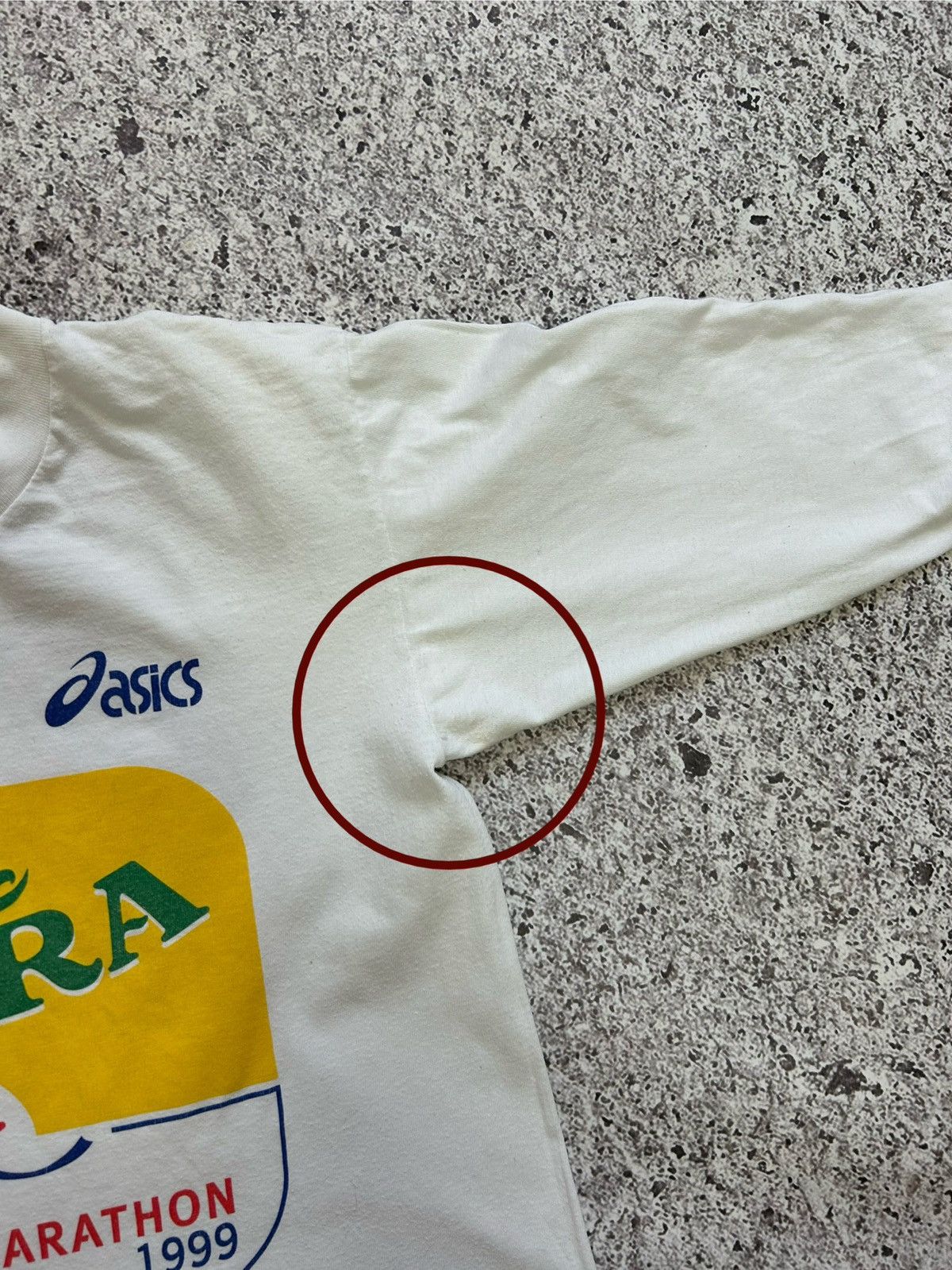 Asics × Japanese Brand × Vintage Vintage 90s 1999 ASICS The Flora London Marathon T-Shirt Size US S / EU 44-46 / 1 - 18 Thumbnail