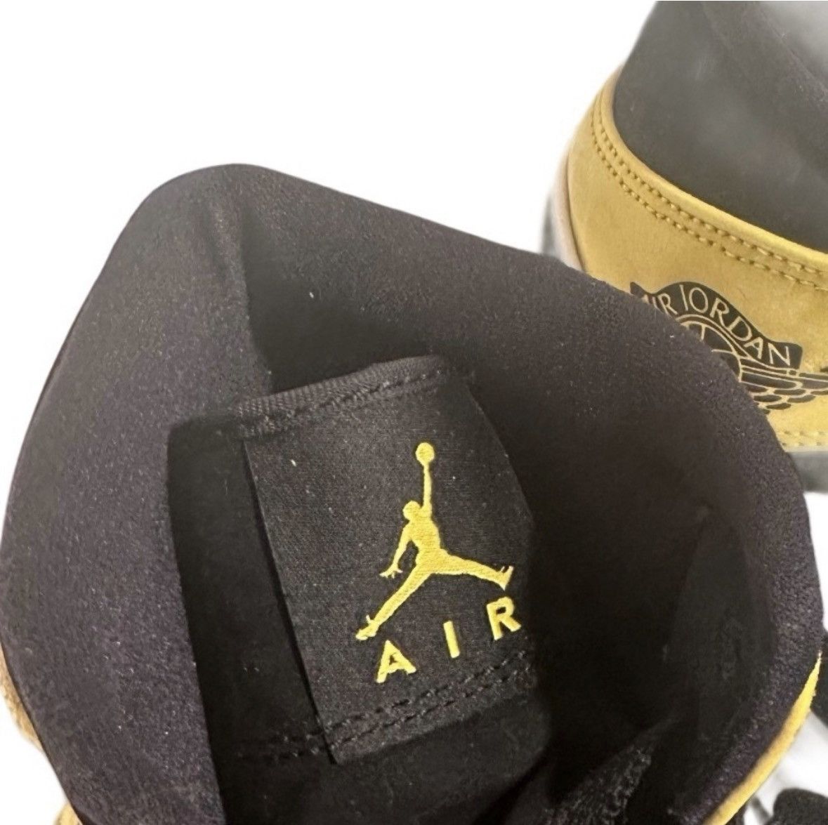 Jordan Brand Air Jordan 1 Mid SE "Yellow Toe" sneakers Suede Leather Size US 8.5 / EU 41-42 - 10 Thumbnail