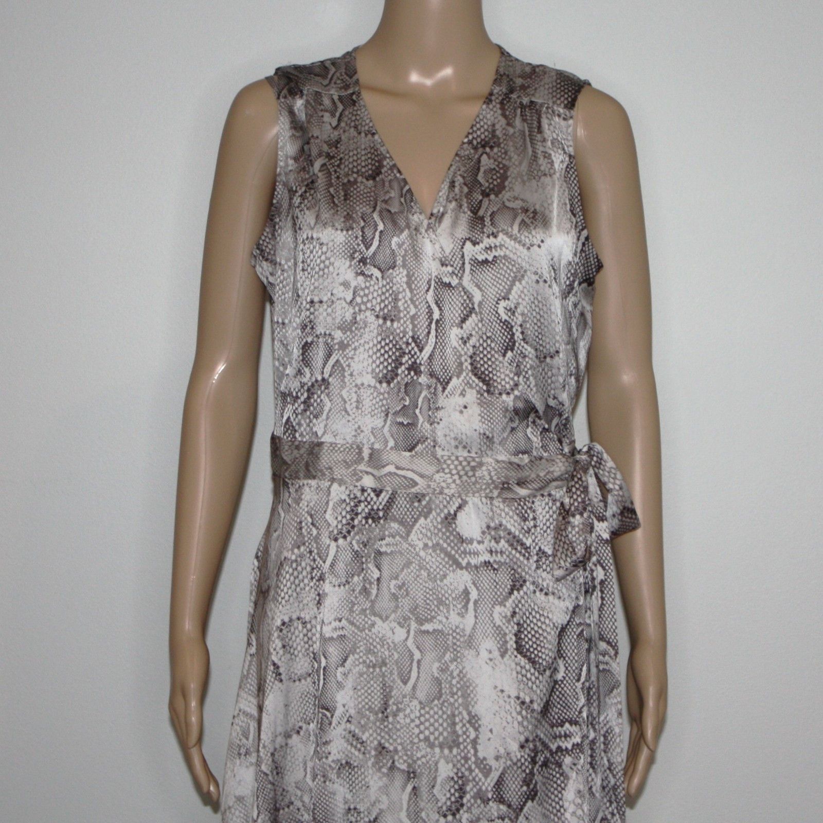 White House Black Market Snake Print Hi-low Wrap Dress in size US 8 Size M / US 6-8 / IT 42-44 - 3 Thumbnail
