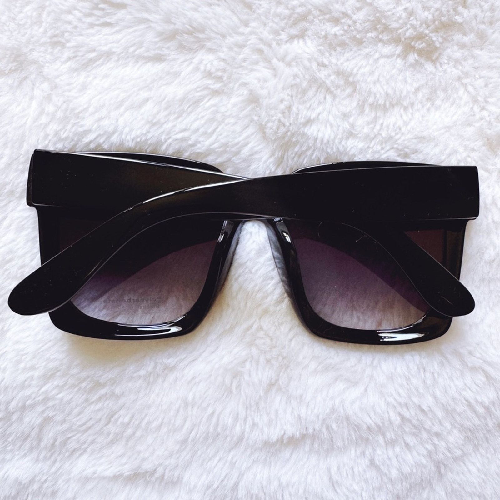Other Liora Black Oversized Bold Sunglasses Size ONE SIZE - 13 Thumbnail