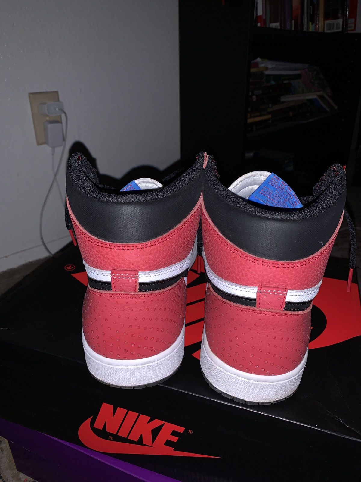 Jordan Brand Origin Story AJ1’s ( 2018 ) Size US 10.5 / EU 43-44 - 3 Thumbnail
