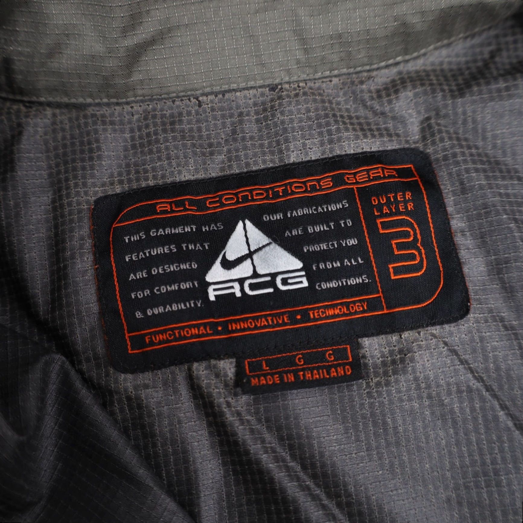Nike ACG VINTAGE Nike ACG Layer 3 Packable Windbreaker Jacket Black Mens Large Windbreaker Jacket Size US L / EU 52-54 / 3 - 6 Thumbnail
