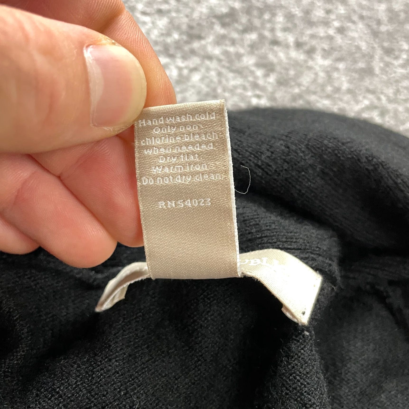 Banana Republic VINTAGE Banana Republic Women’s Sweater Cardigan XS Black Long Sleeve Knit Pockets Casual Women's Size XS / US 0-2 / IT 36-38 - 6 Thumbnail