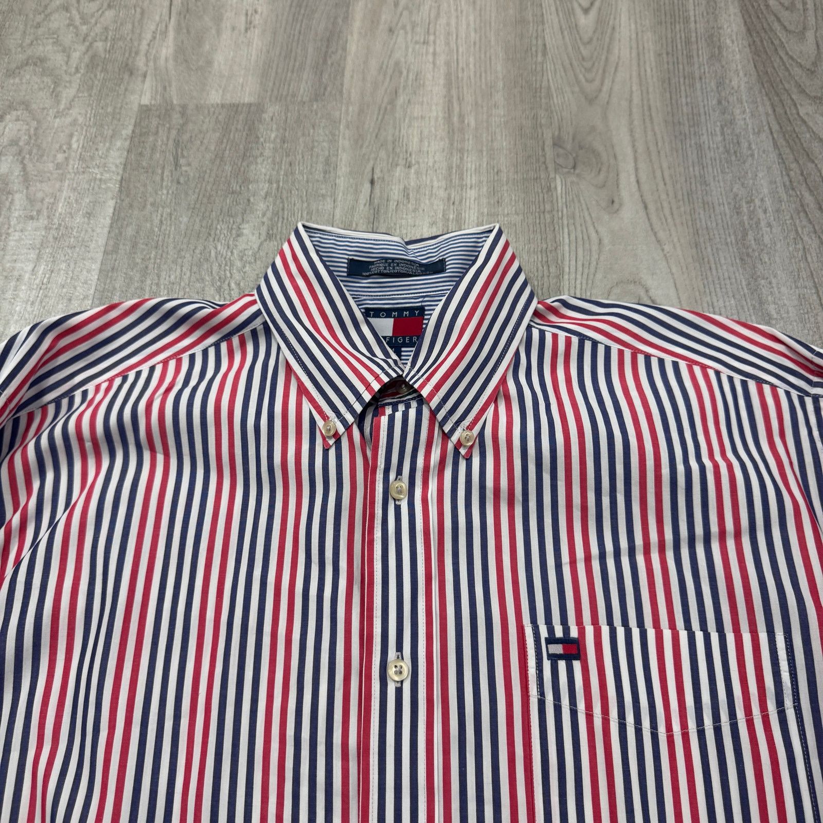 Tommy Hilfiger Vintage Tommy Hilfiger Button Shirt Medium Red Blue Striped Size US M / EU 48-50 / 2 - 3 Thumbnail