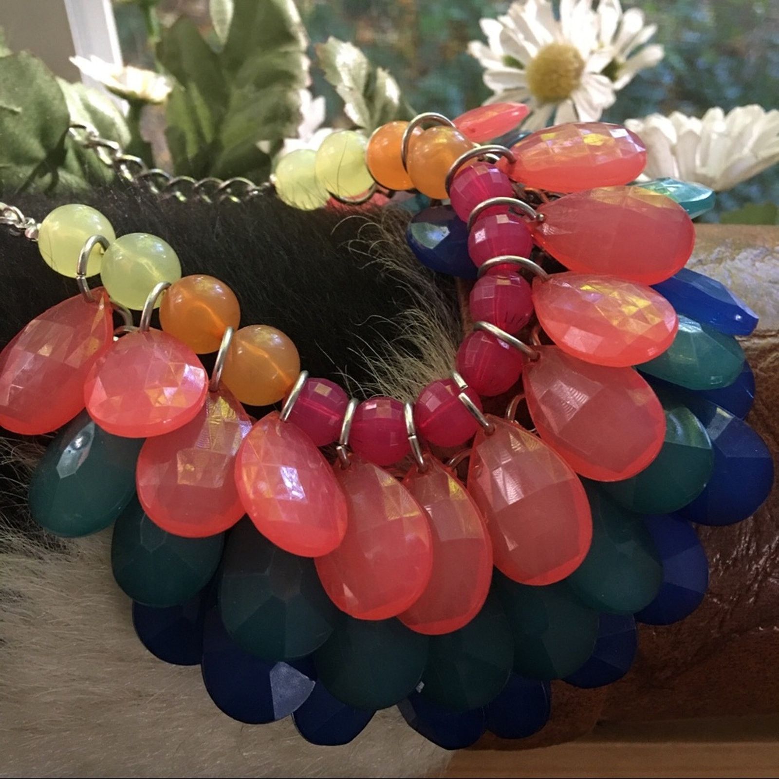 Jewelry Colorful layered faceted resin bead cluster necklace Size ONE SIZE - 5 Thumbnail
